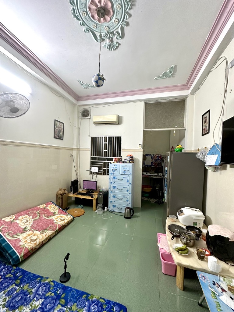 Bán nhà 4 tầng diện tích 64.5m2 tại Phường 11, Tân Bình gần Bàu Cát