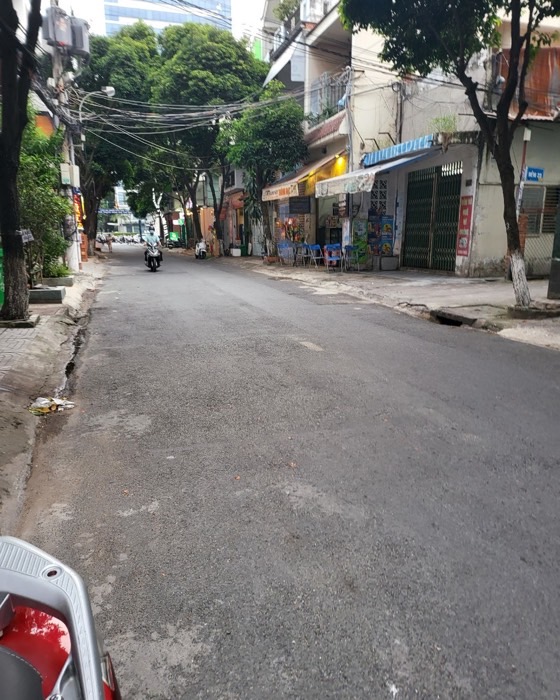 Bán nhà 2 tầng ngang 5.5m - gần Etown Cộng Hoà - chỉ 6.4 tỷ TL
