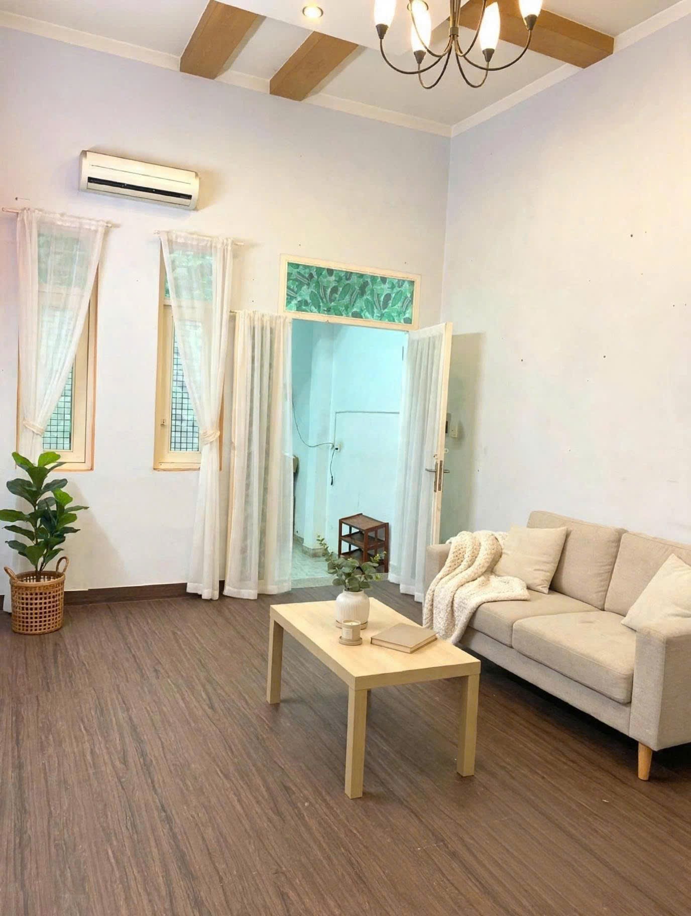 Nhà 3 tầng - 95m2 - Nhỉnh 10T - Hẻm ô tô - Ngang 4m - Sổ vuông đẹp