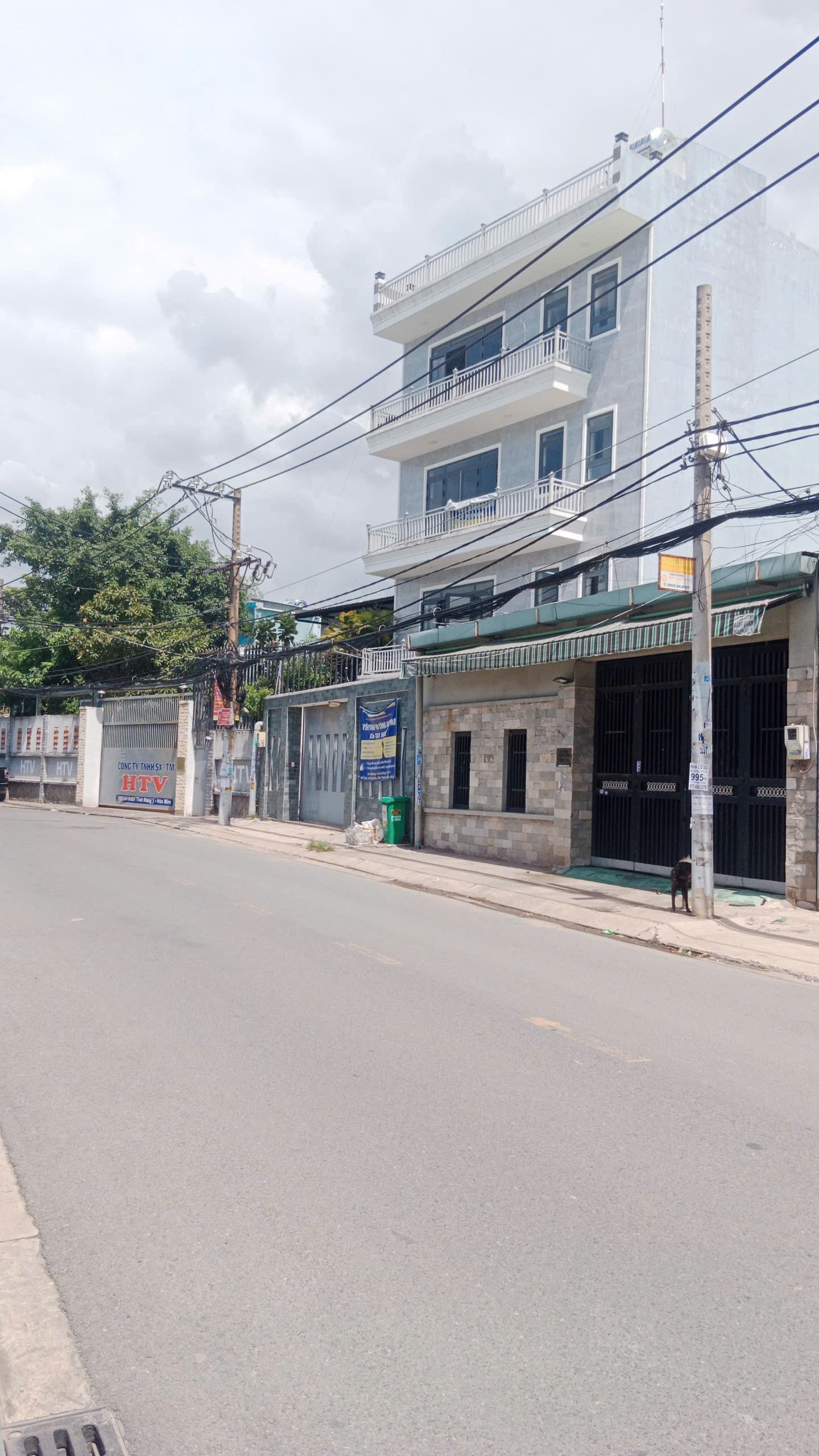 Nhà 3 tầng 4PN hẻm ô tô xã Bà Điểm - Giá hời ở Hóc Môn