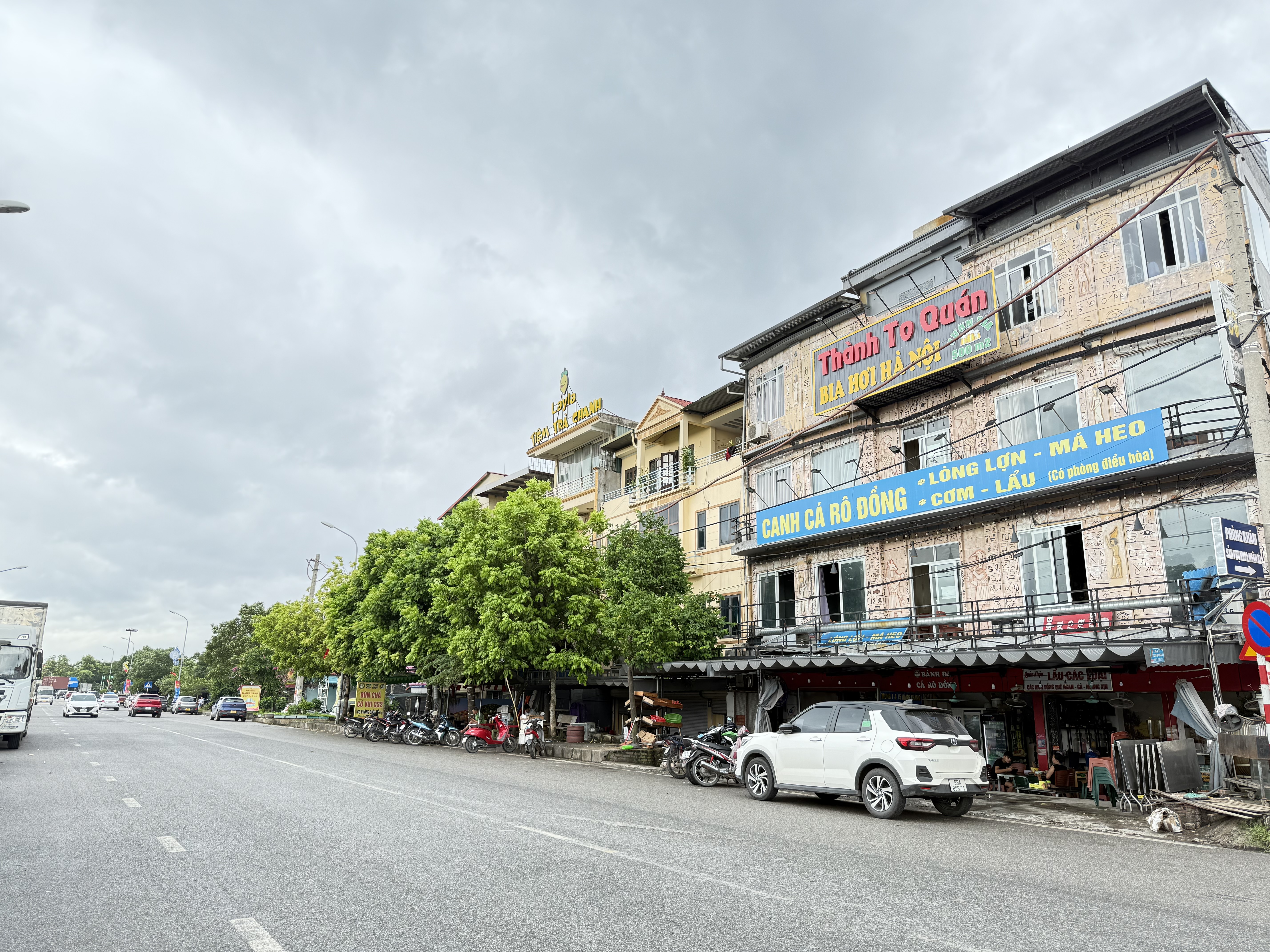 TRỤC KINH DOANH SẦM UẤT NGÀY ĐÊM -50M RA CAO TỐC TÂY BẦU - GẦN CHỢ MUN - BỆNH VIỆN NHIỆT ĐỚI
