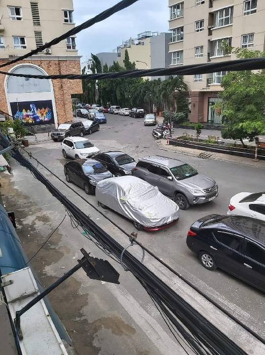 Bán nhà 3 tầng, ngang 4m khu sầm uất Phan Huy Ích