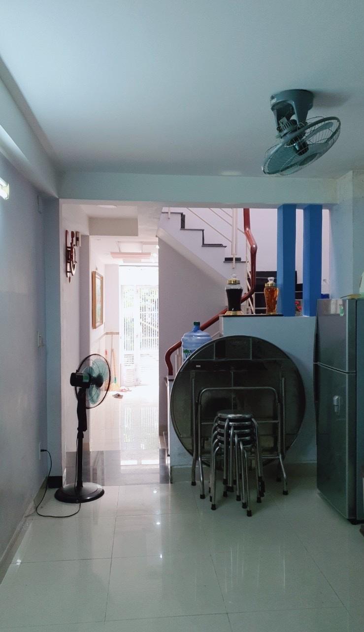 Nhà 1 trệt 1 lầu gần chợ Tân Trụ, hẻm xe hơi yên tĩnh