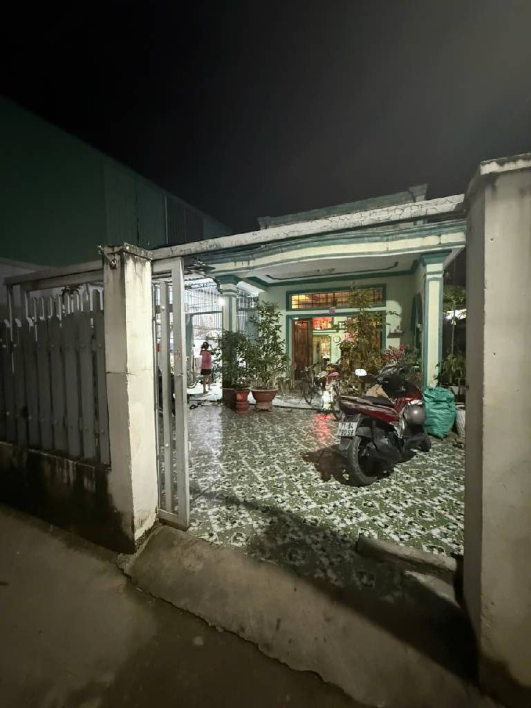 Nhà rộng giá yêu thương ngay Lê Văn Lương, 3PN tiện nghi