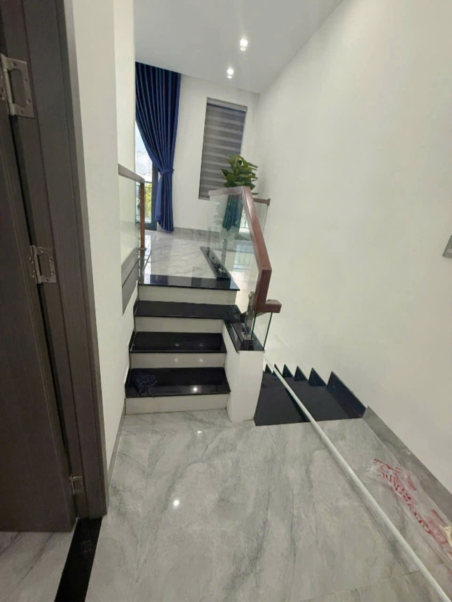 Nhà 2 tầng đẹp kiệt ô tô Thái Thị Bôi, Thanh Khê