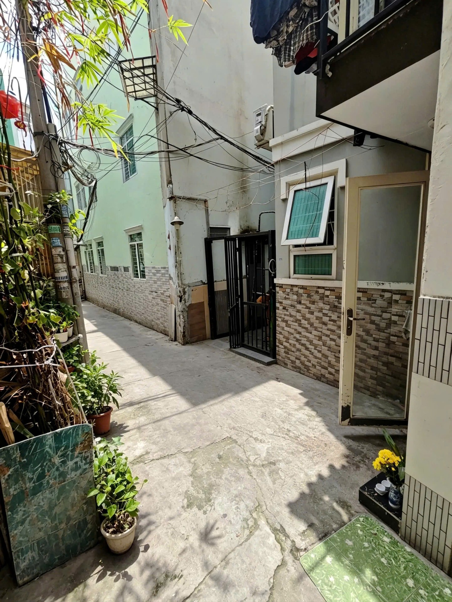 475.57.18 Cách Mạng Tháng