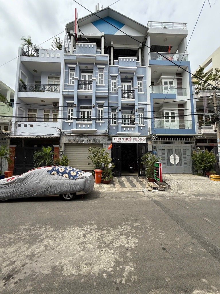 Bán nhà mặt phố 4 tầng xây khách sạn, mặt tiền 8m, diện tích 150m2