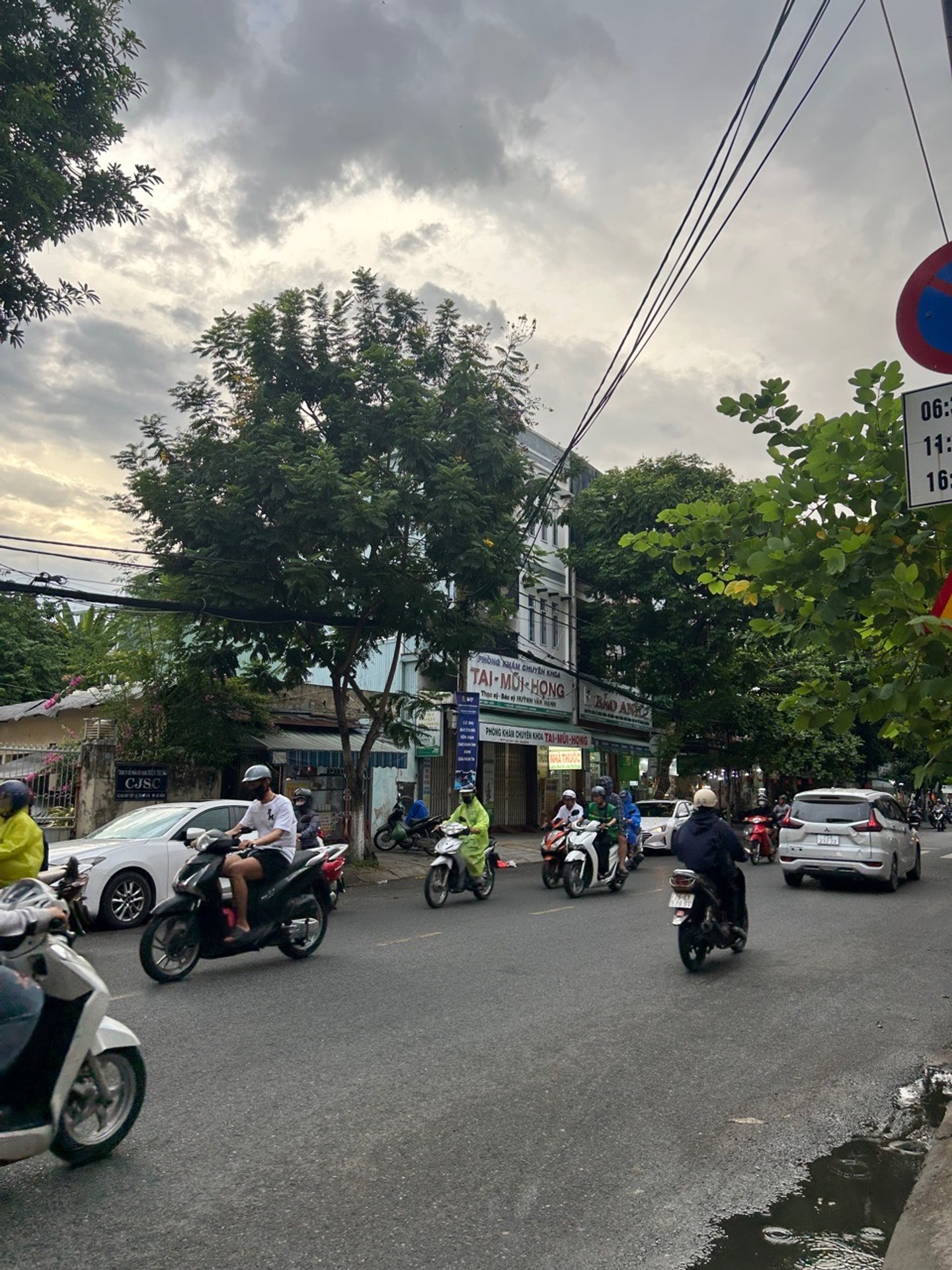 Bán nhà 3 tầng mới ở Hà Huy Tập, Thanh Khê, giá 5.4 tỷ