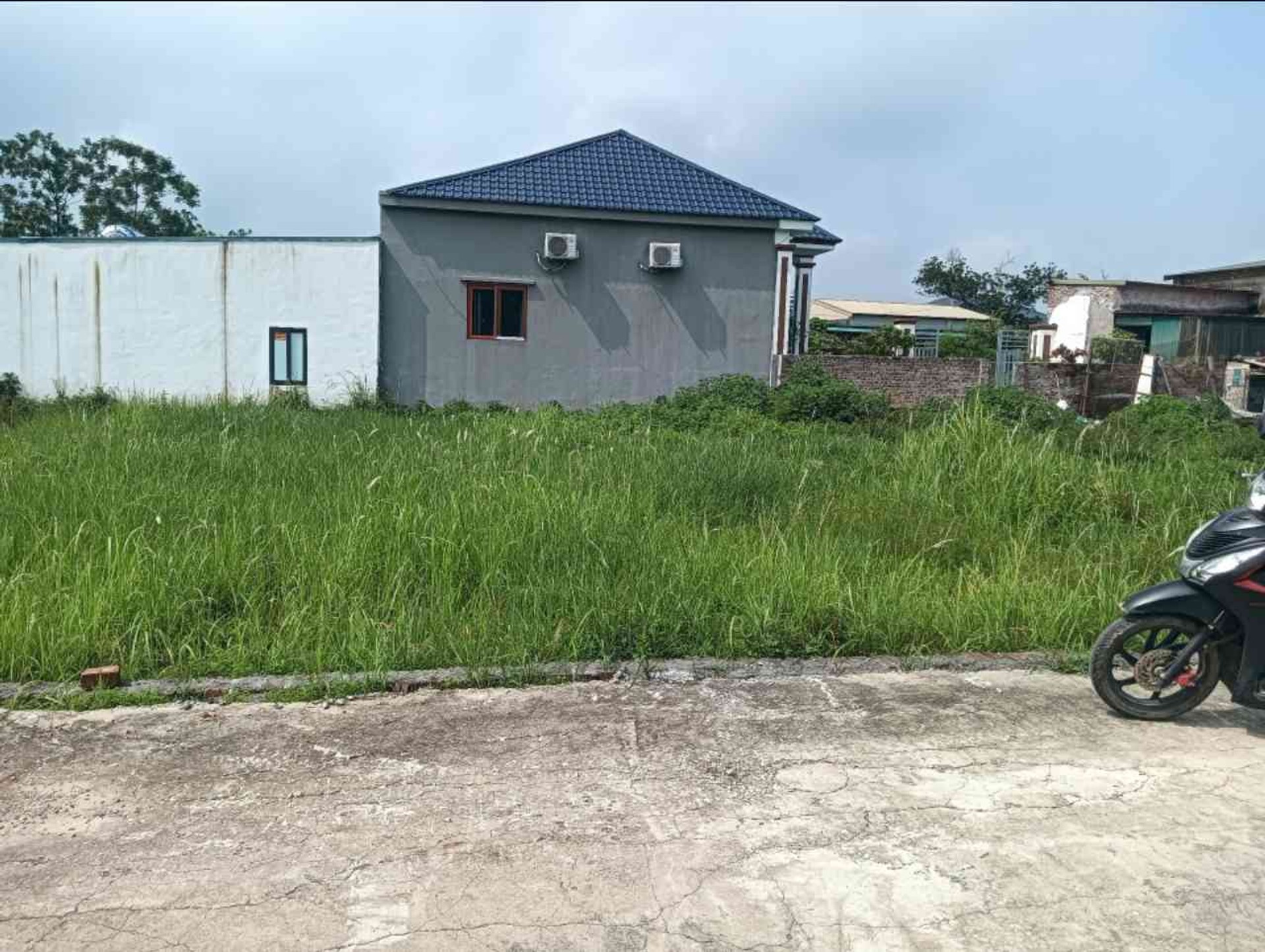 Đất Vuông Mặt Tiền Rộng Giữa Khu Dân Cư Sầm Uất