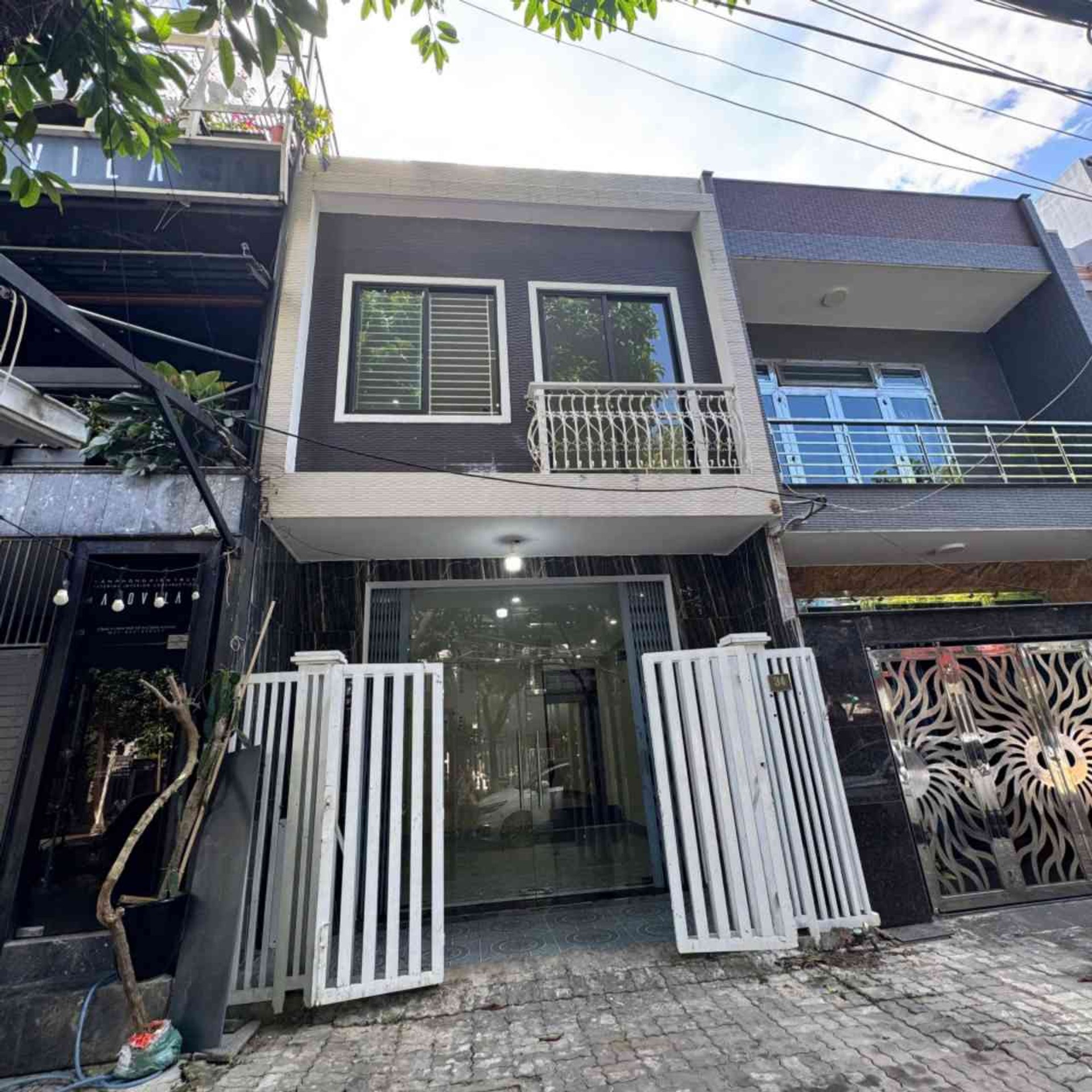 Nhà mặt tiền rộng rãi trung tâm Hòa Cường, tiện kinh doanh đỉnh