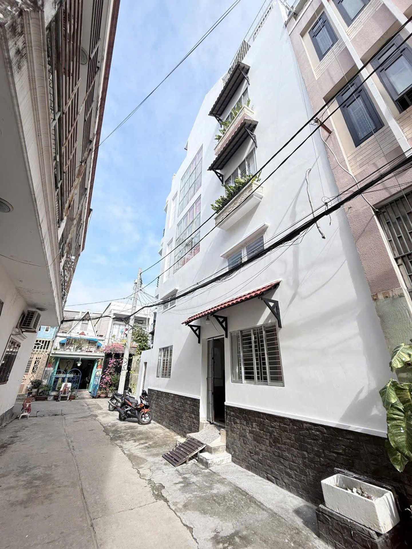Bán nhà 5 tầng lô góc, pháp lý rõ, phường 11 Tân Bình