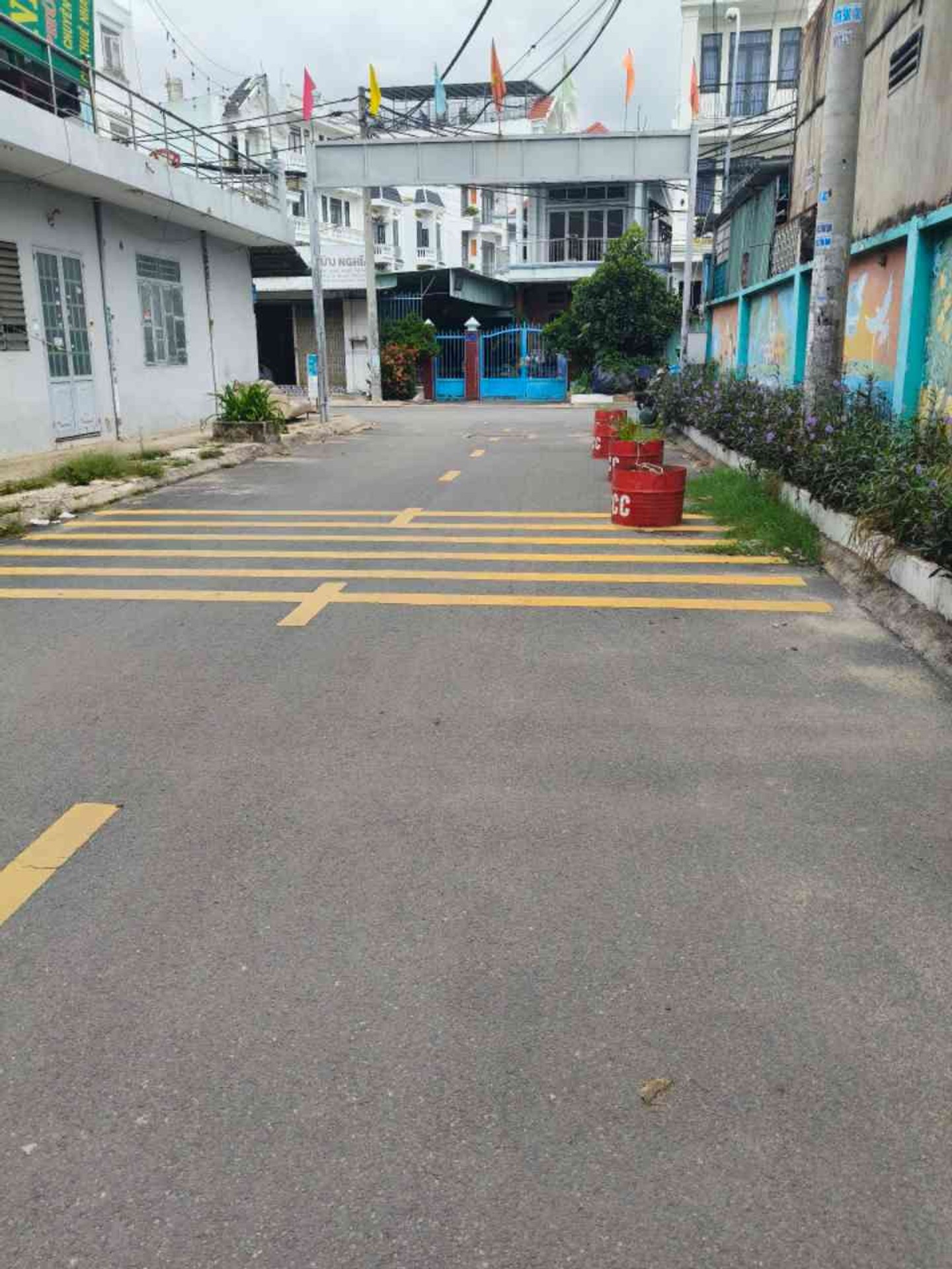 Nhà 4 tầng, 4 phòng ngủ, hẻm xe hơi xã Tân Thới Hiệp Quận 12