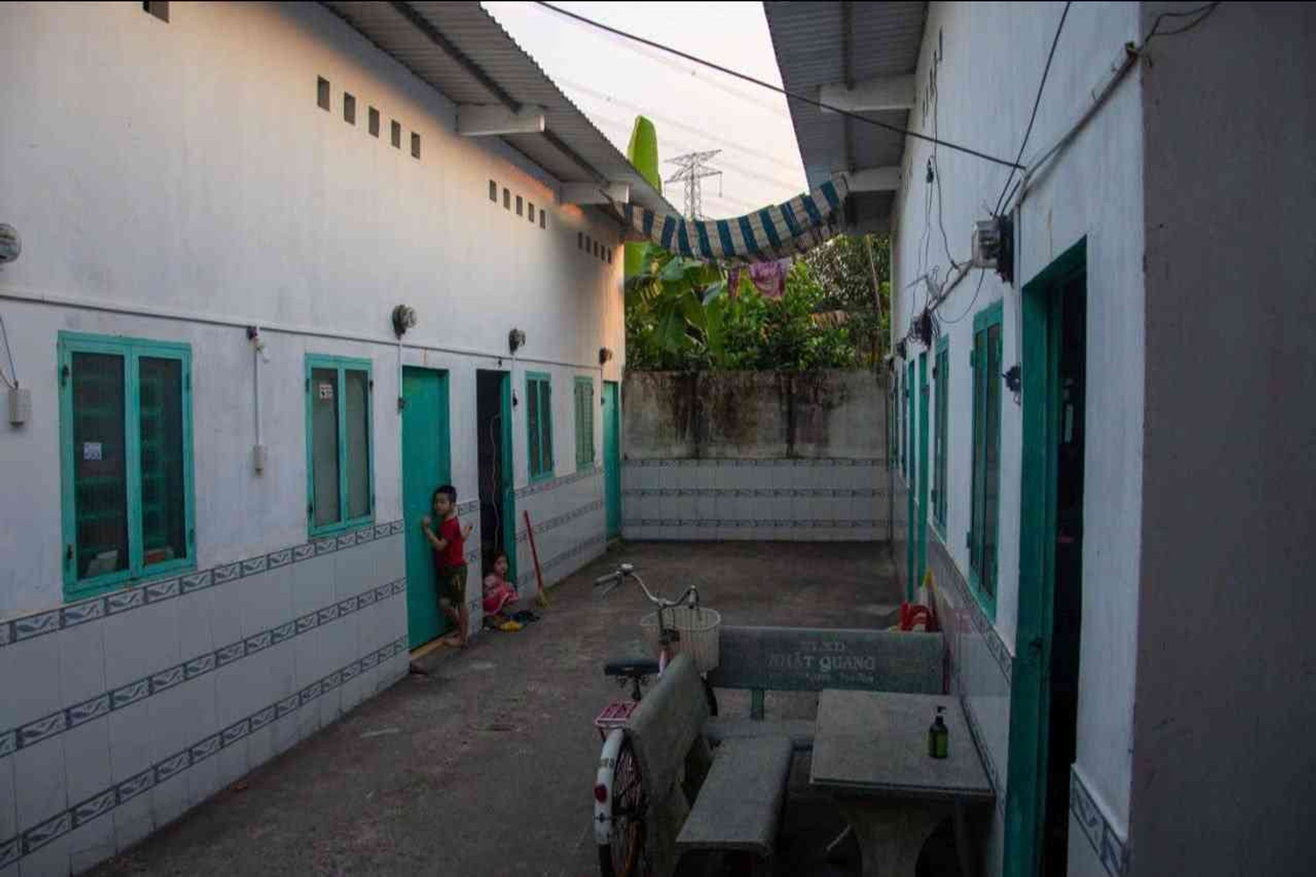 Bán nhà 3 căn mặt tiền, 30 phòng trọ, Thu nhập 45 triệu/tháng, Tân Thạnh Đông