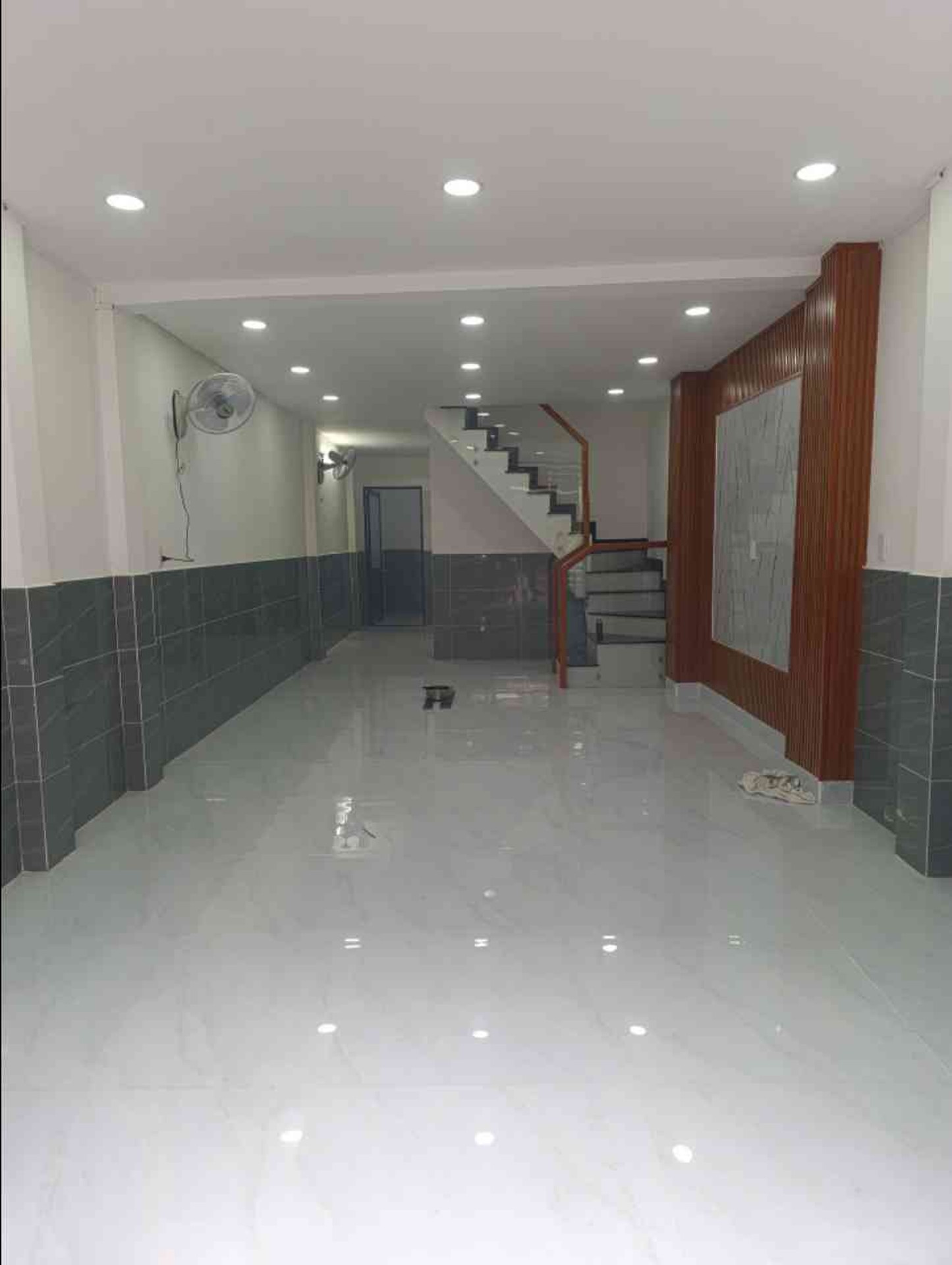 Bán nhà riêng 64m² tại Phường Bình Hưng, Quốc Lộ 50, thuận tiện kinh doanh