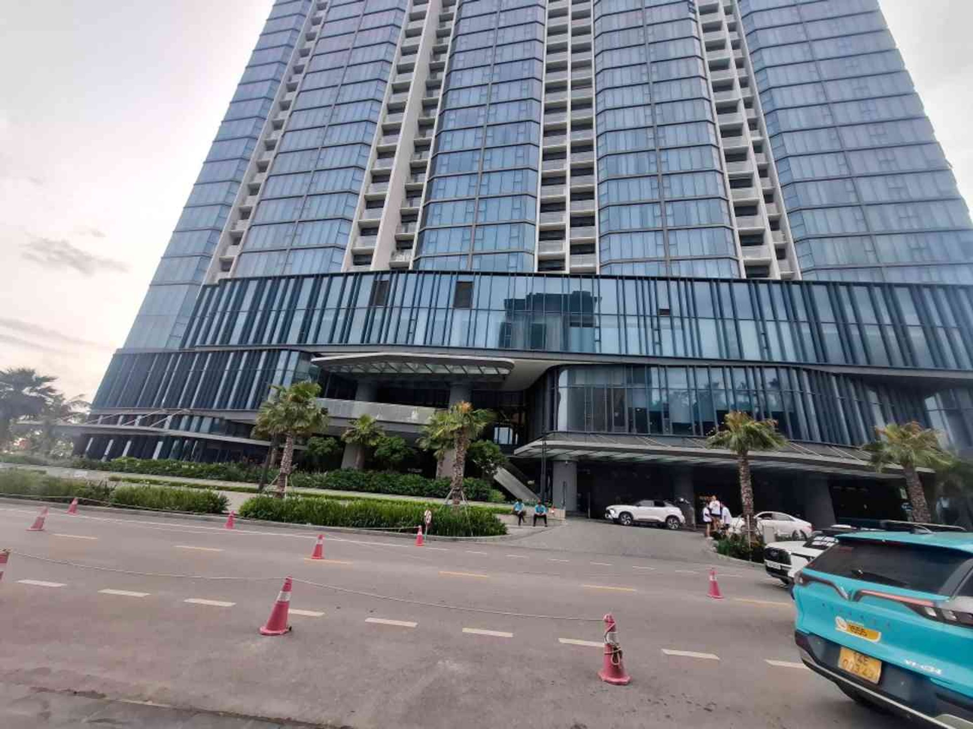 Bán căn hộ 2 phòng ngủ view biển tại Hùng Thắng, giá 4,8 tỷ
