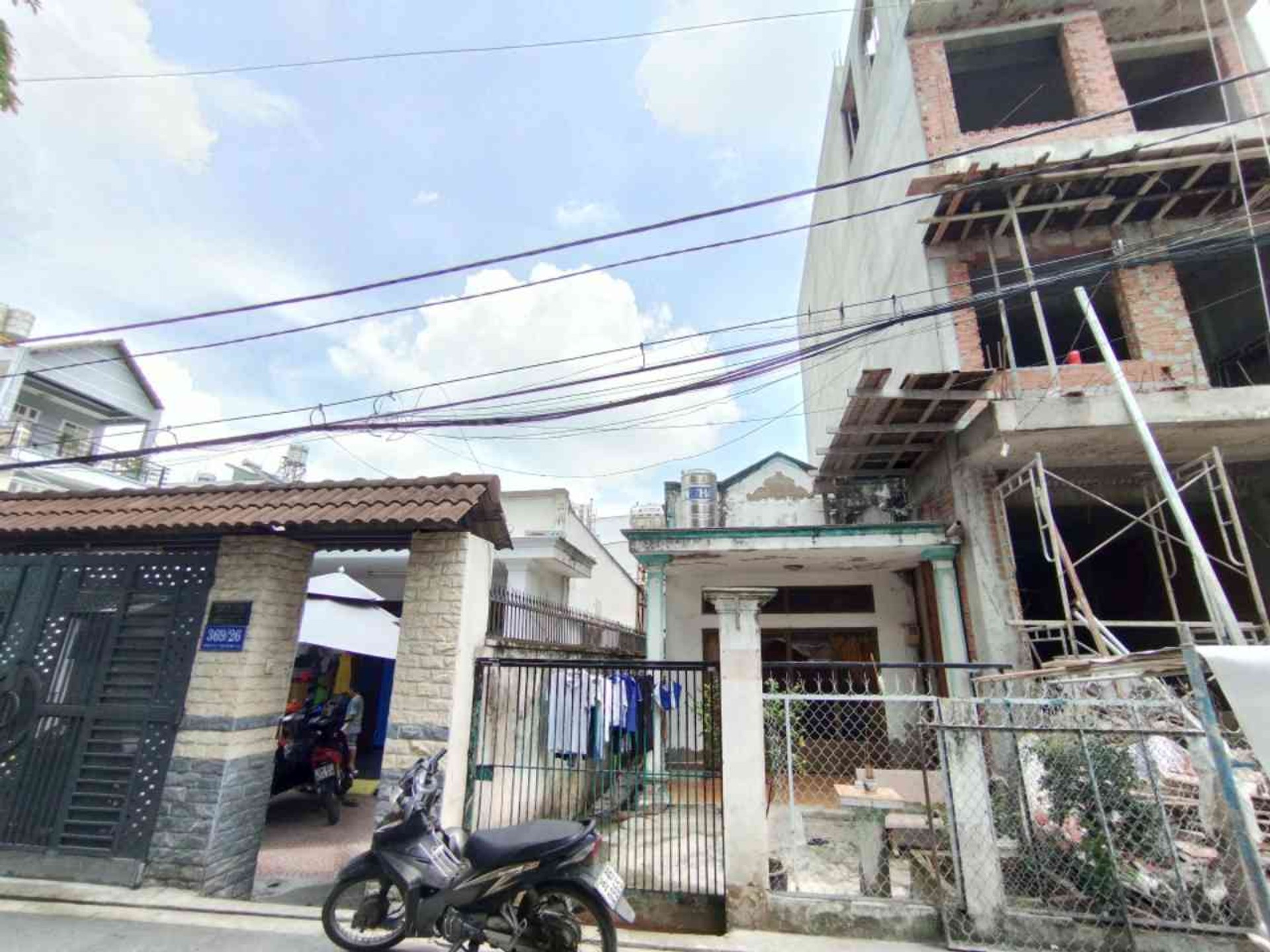 Nhà mặt tiền hẻm rộng Tân Thới Hiệp, cơ hội đầu tư hiếm có giá tốt