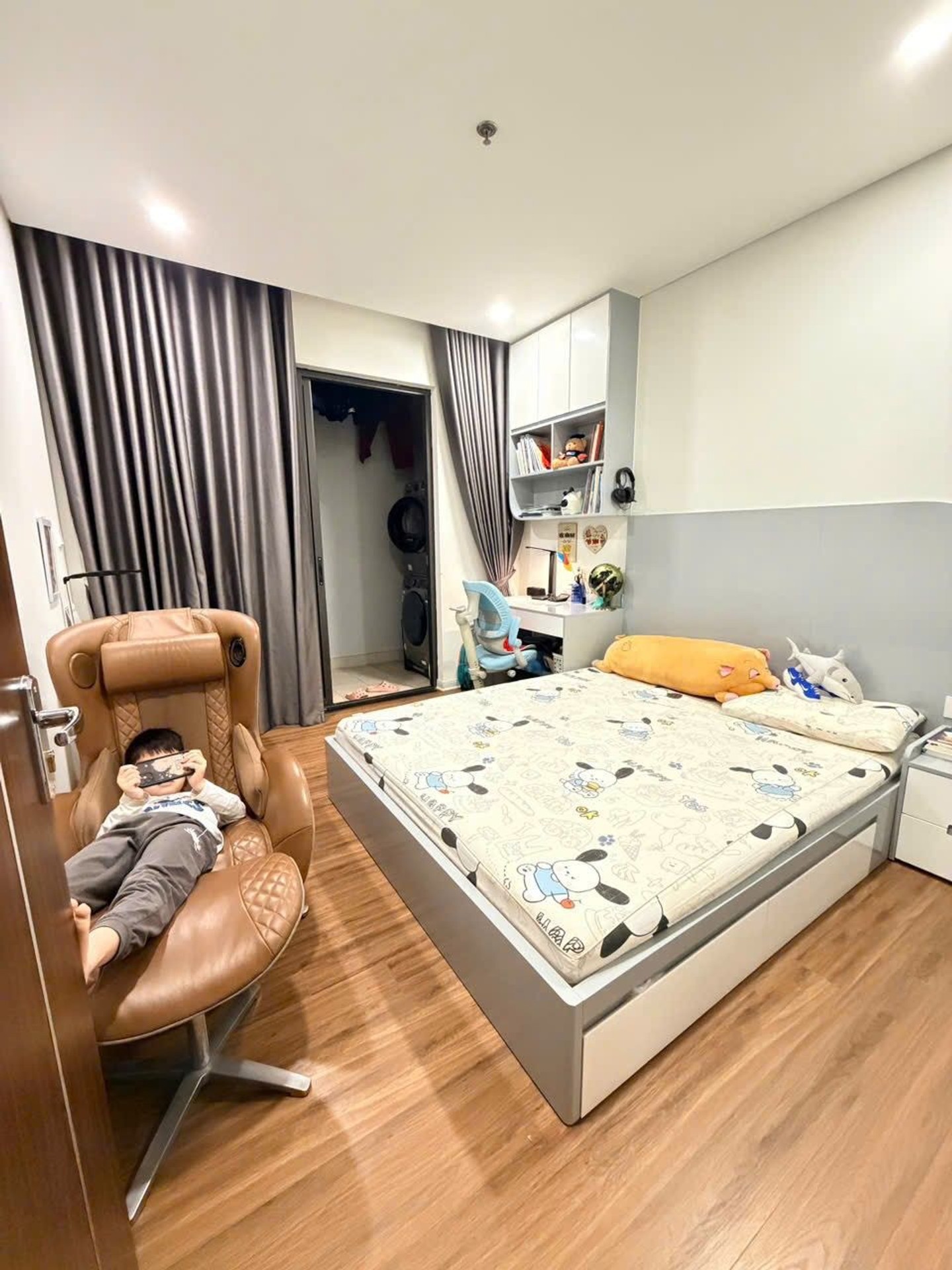 Căn hộ 3 phòng ngủ tầng trung tại Đức Giang - View sông, nội thất chất lượng cao
