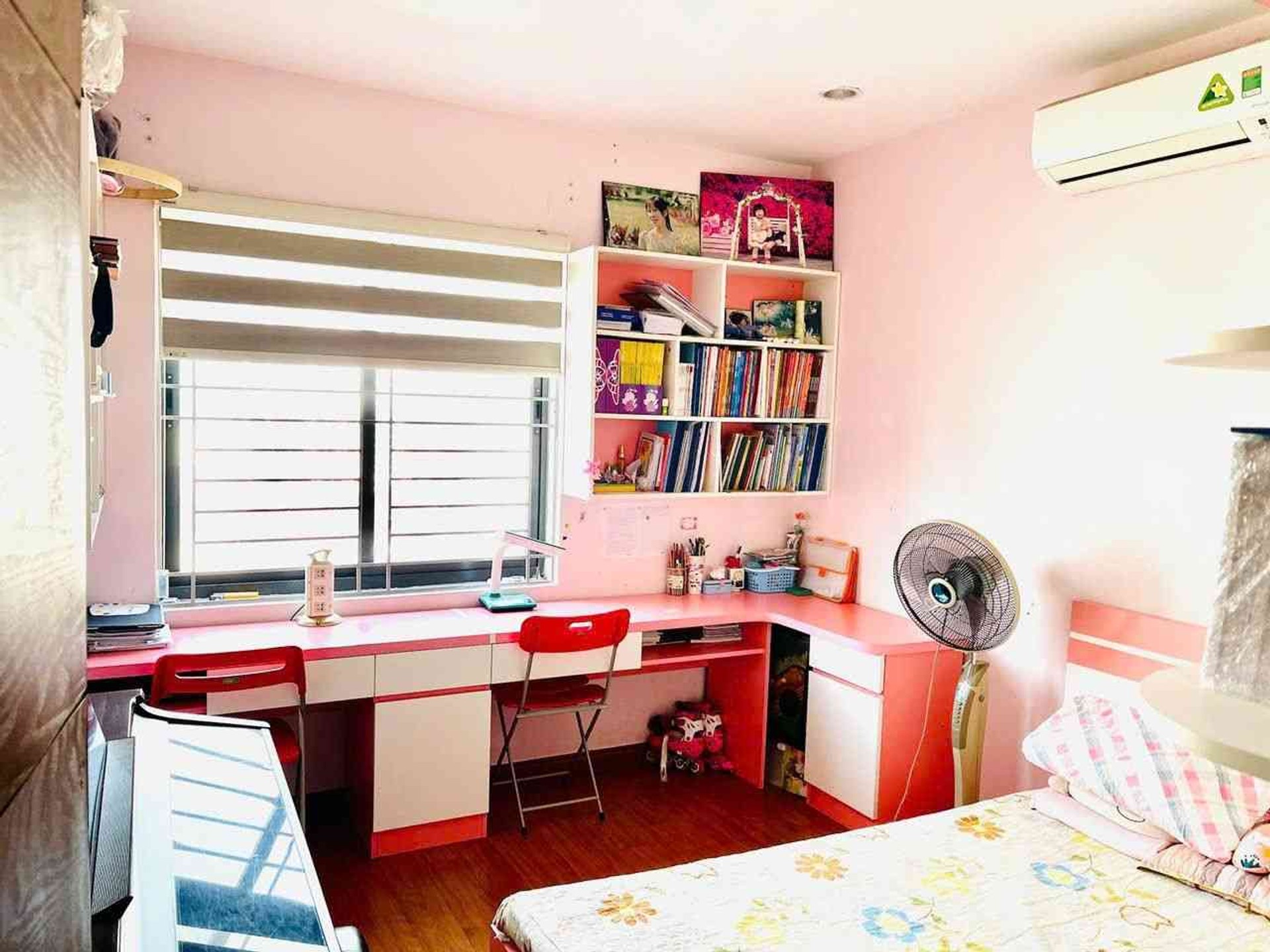 Cần bán gấp căn góc 2 ngủ tại Chung cư Rainbow Văn Quán, Hà Đông. Giá cực tốt