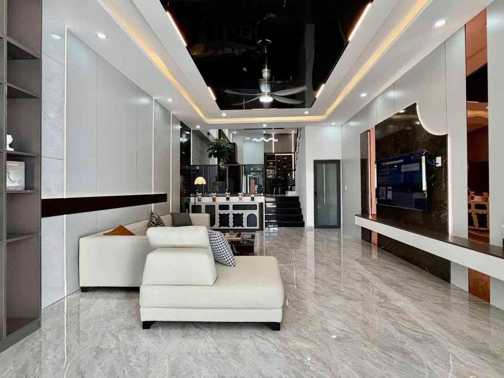 Nhà mặt phố 3 tầng gần biển, không gian sống & kinh doanh tuyệt vời