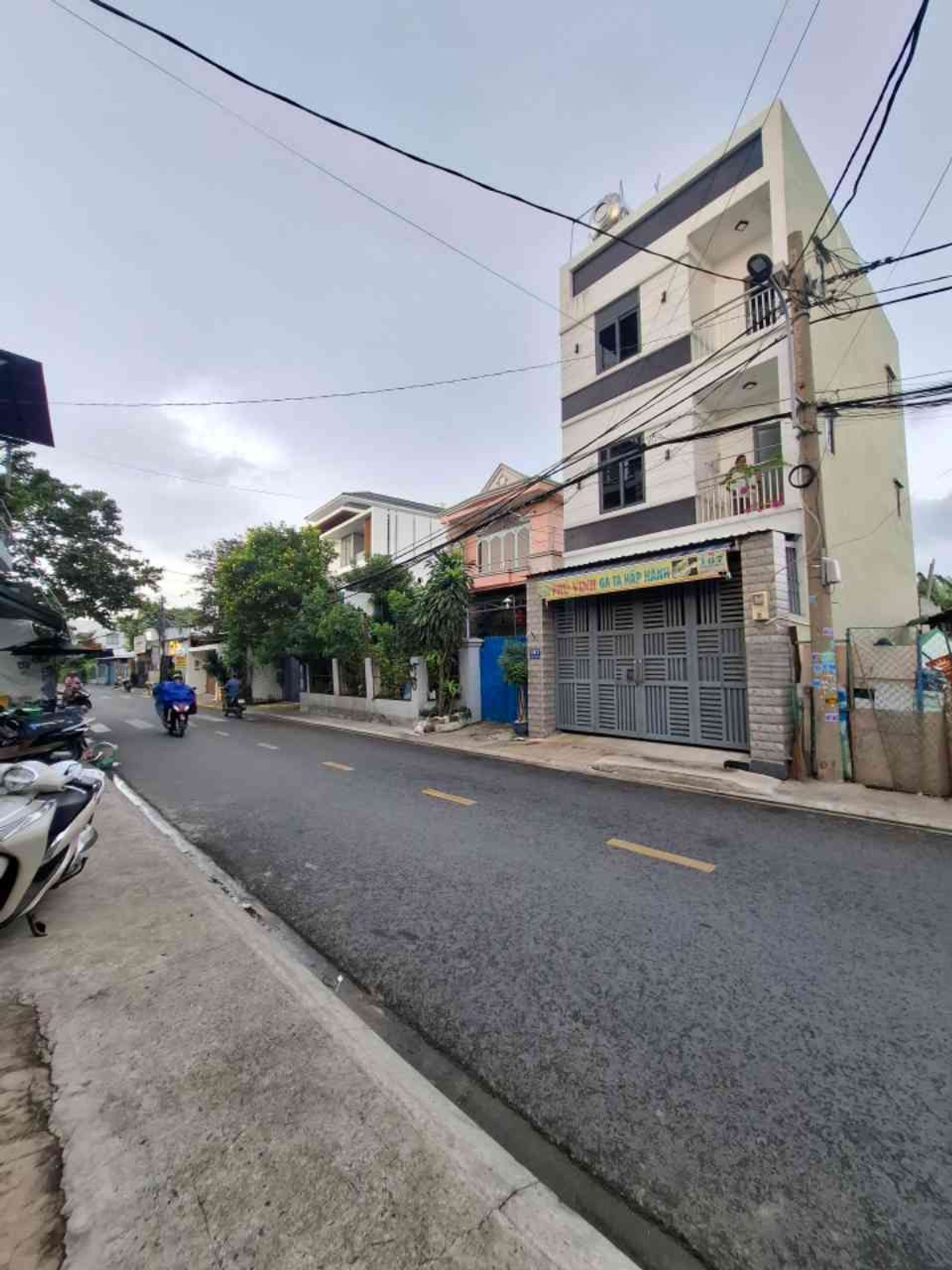 🔥🔥 MẶT TIỀN KINH DOANH – 179,7M² – KẾ BÊN SONG HÀNH – CHỈ 8,6 TỶ! 🔥🔥
DT KHỦNG: 4,52 × 40m .