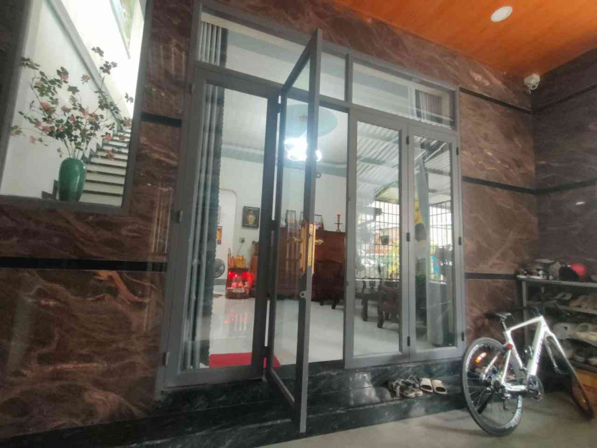 Bán nhà riêng 2 tầng 92.2m2 xã Đông Thạnh Hóc Môn, hướng Đông Nam, gần sân vận động Thới Tứ