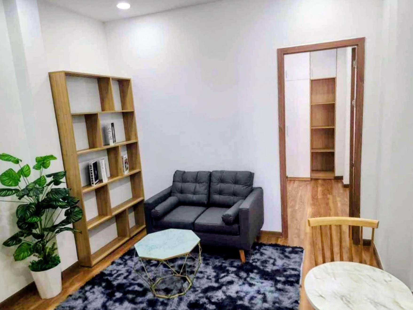 Nhà Tân Bình - Lý Thường Kiệt, 5 tầng - ở ngay - CHDV - ngang gần 4m - dài 17m - hơn 14 tỷ.