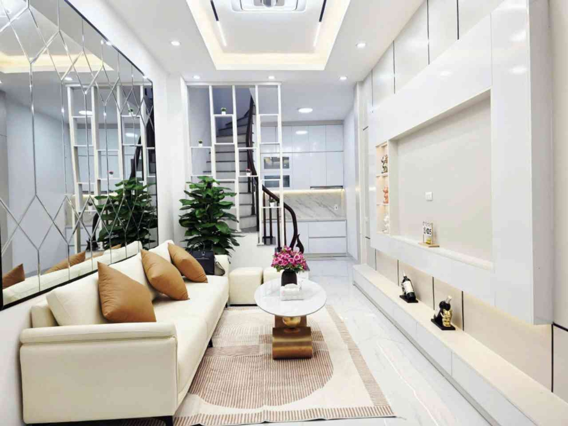 Nhà 5 tầng 3 ngủ gần trung tâm Đống Đa, ngõ thông thoáng