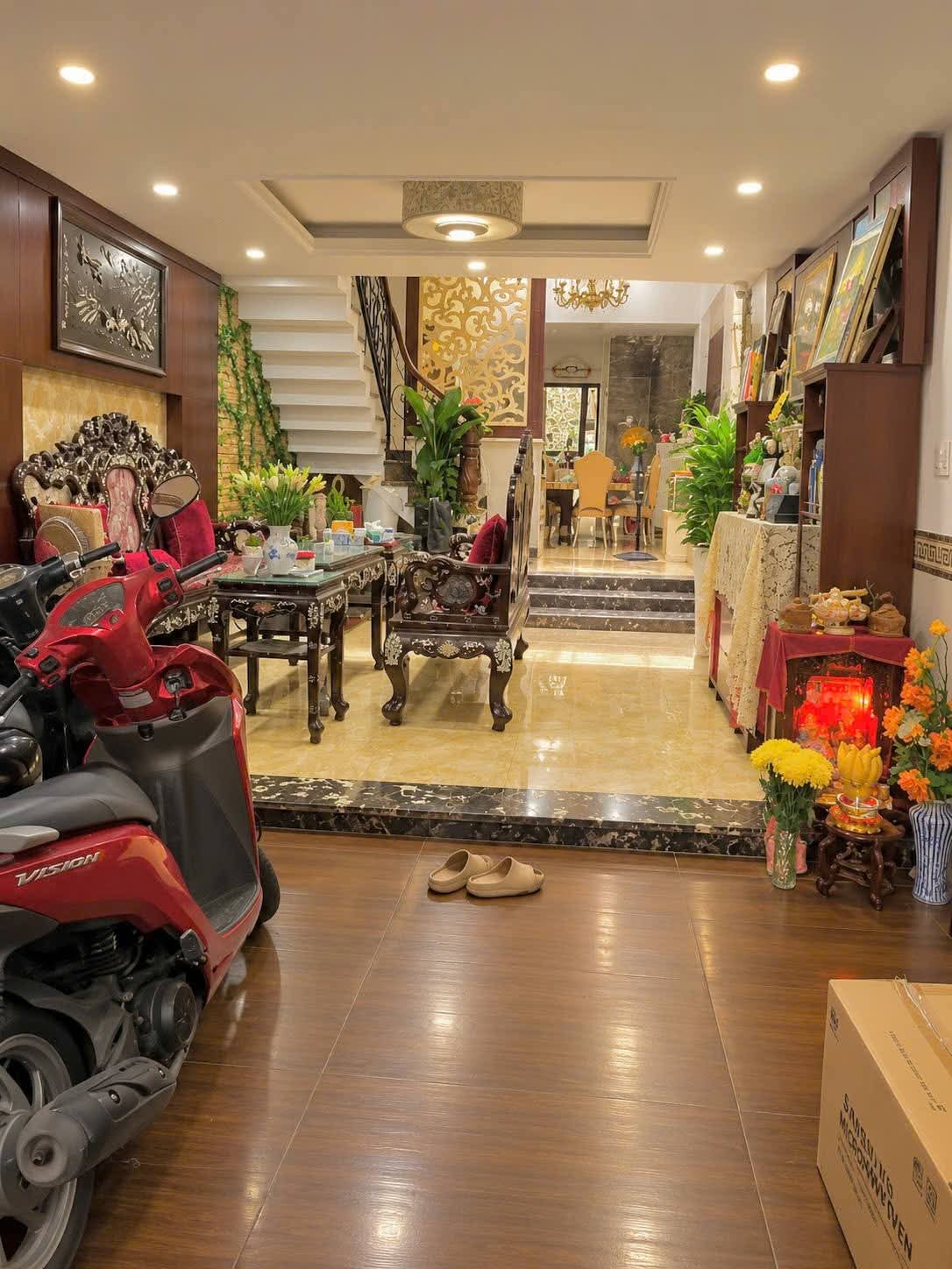 Nhà riêng 5 tầng hẻm xe hơi rộng tại trung tâm Phú Nhuận