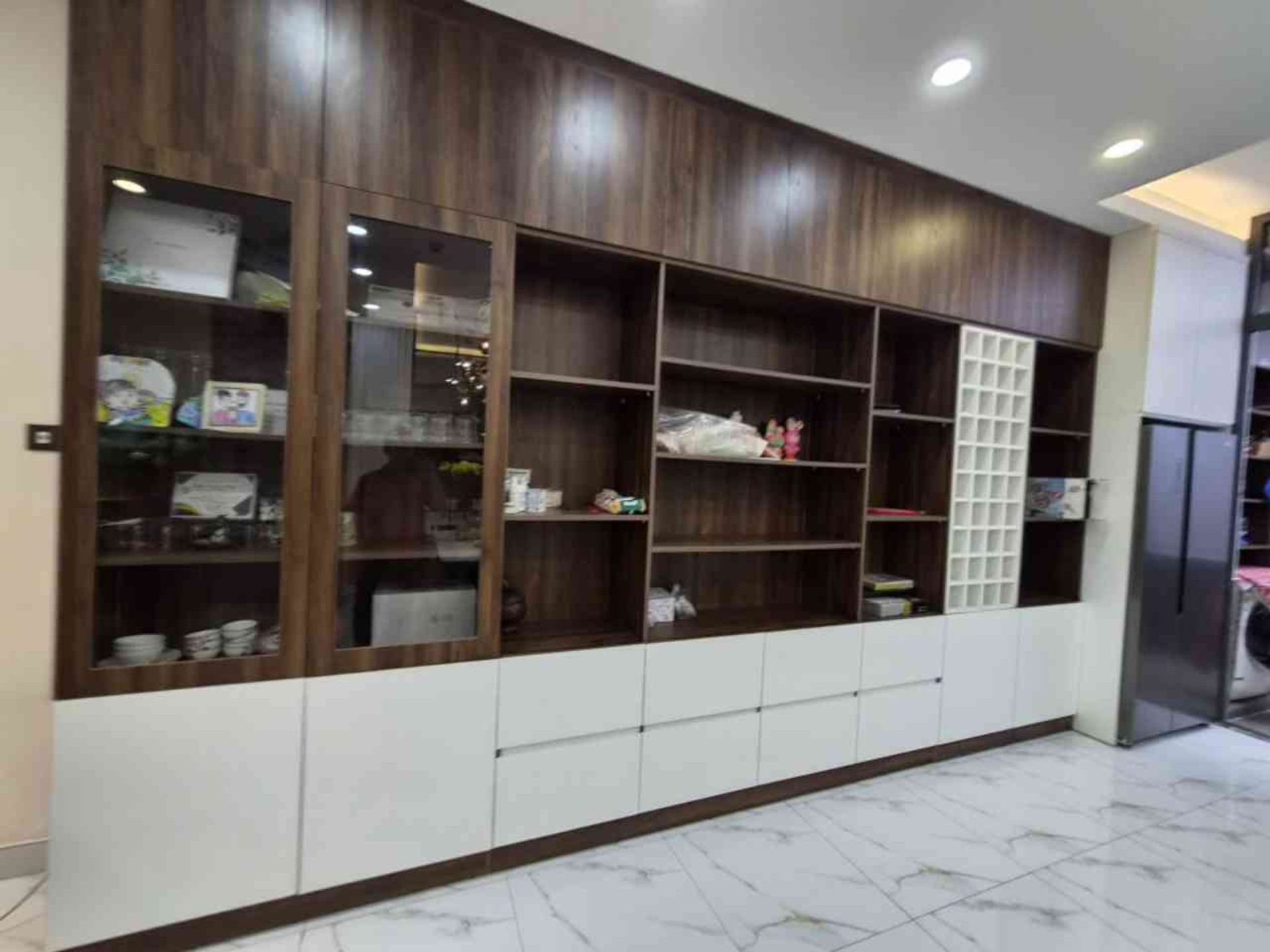 Nhà đẹp rộng rãi, sẵn ở và kinh doanh ngay quận Bình Tân