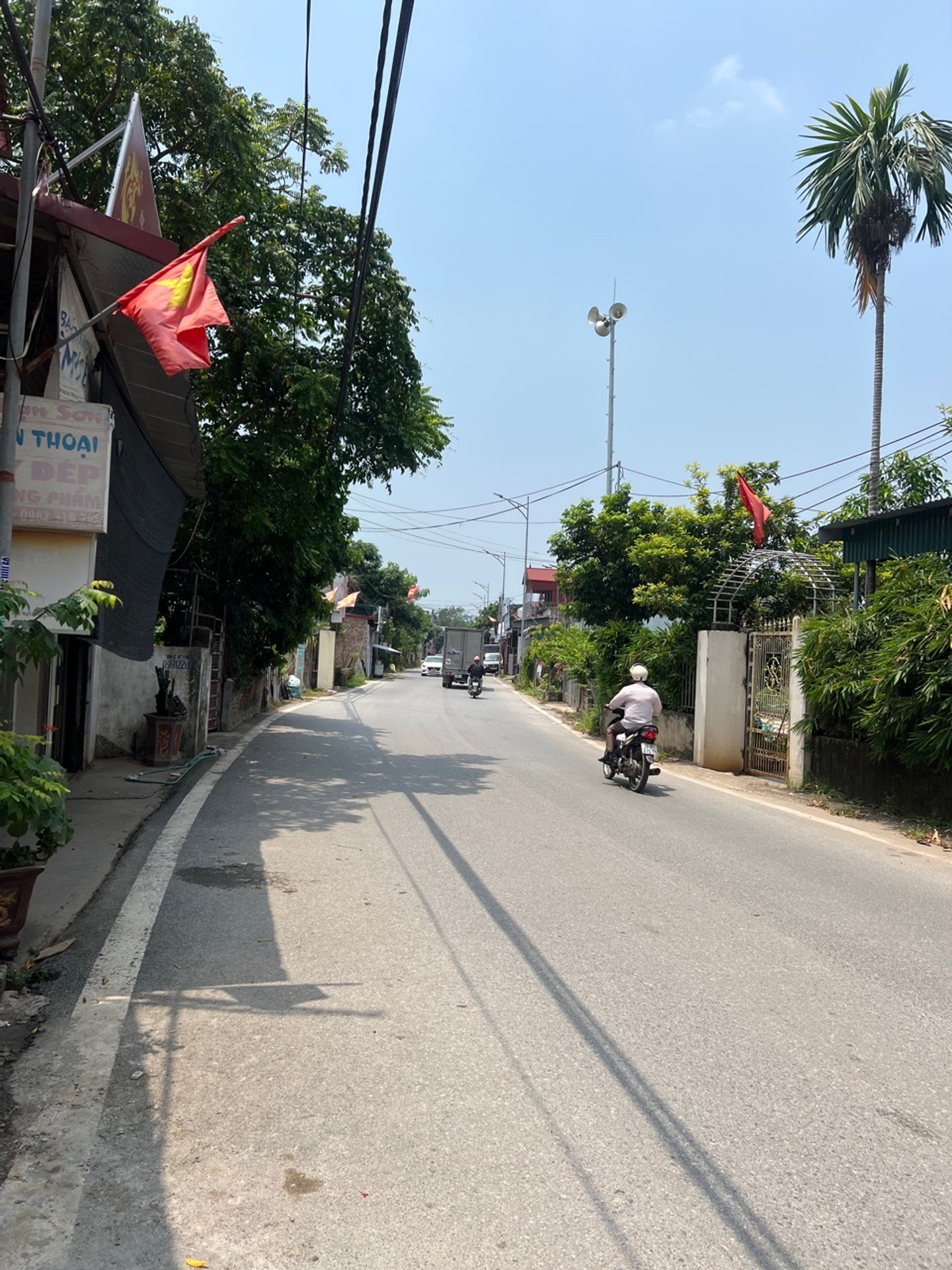 TÔI BÁN LÔ ĐẤT TẠI THÔN QUÁN TRẠCH AB LIÊN NGHĨA VĂN GIANG ÔTÔ ĐỖ CỔNG CÁCH TRỤC CHÍNH ÔTÔ TRÁNH 30