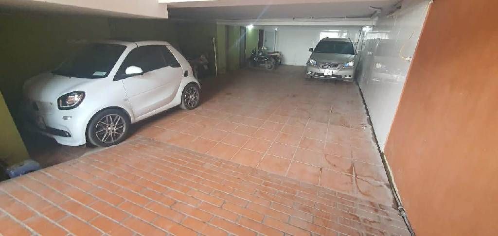 Toà nhà lô góc gần 300m mặt Hồ Tây kinh doanh đẳng cấp tổ hợp căn hộ nhà hàng doanh thu ổn định cao