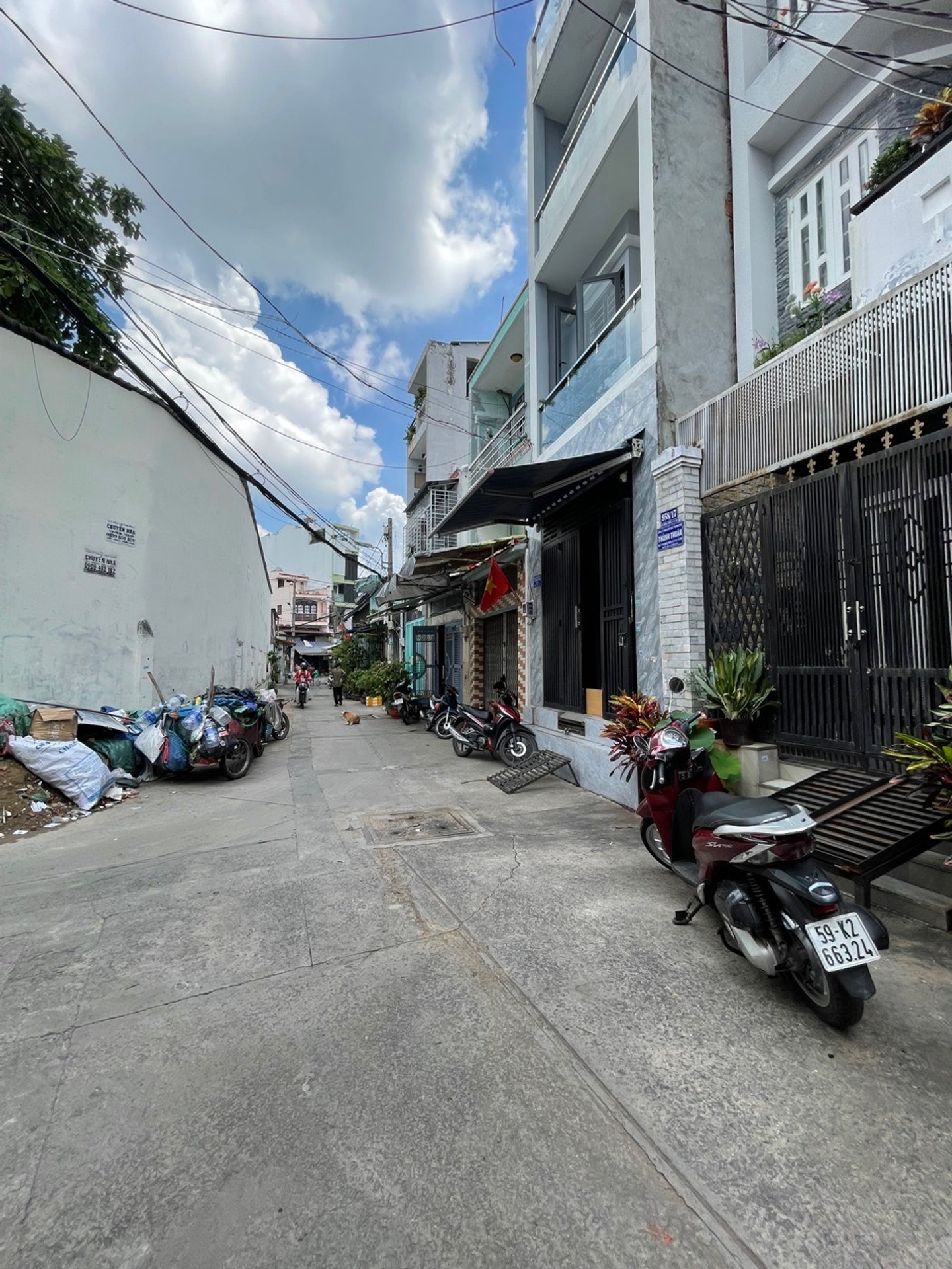 Bán nhà riêng Quận 6 - Nhà 3 tầng 4 phòng ngủ gần chợ Phú Lâm
