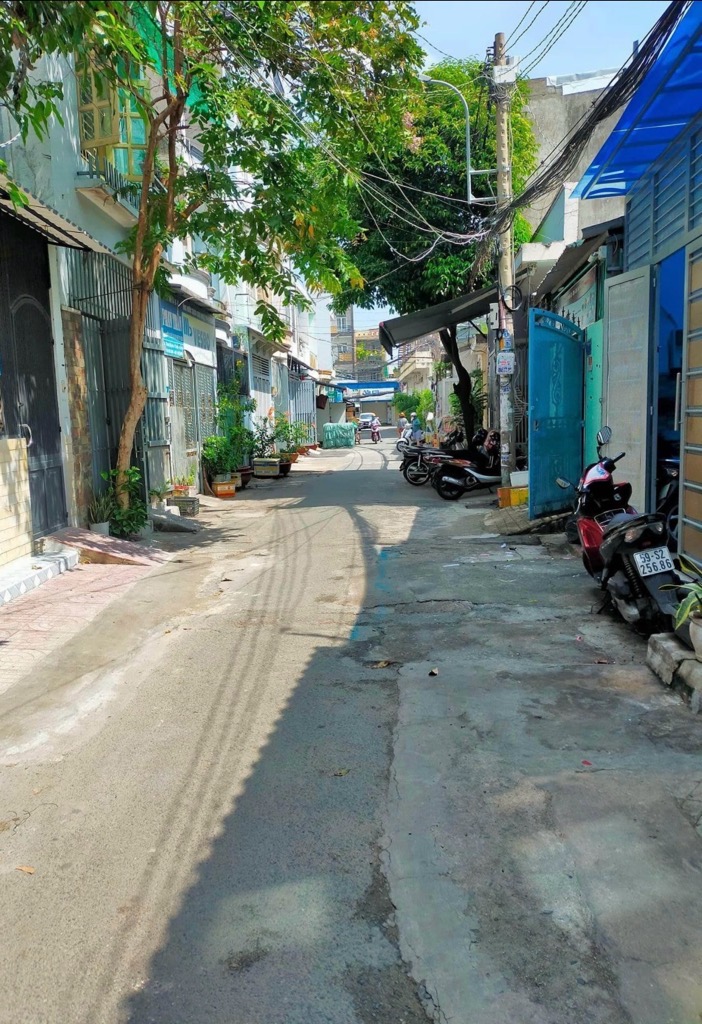 Bán nhà mặt phố 71m2, 2PN, 2 tầng, hướng Nam tại Tân Phú