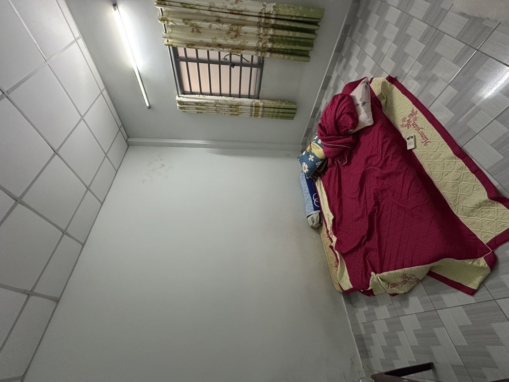 Nhà 2 tầng 79m2 hẻm ô tô, gần chợ Tân Hương, giá 6.9 tỷ