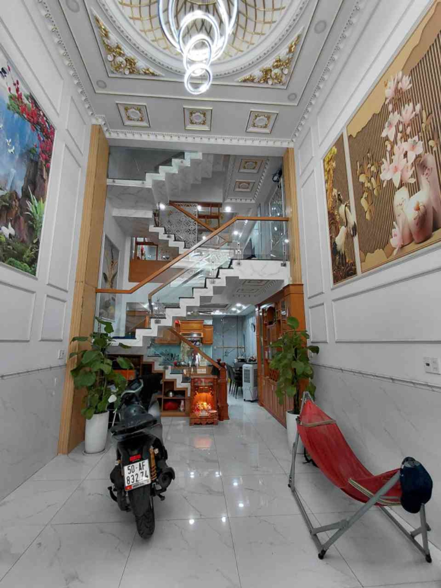 Nhà 5 tầng hiện đại, xe hơi vào tận nhà, giá thơm ở Bình Tân