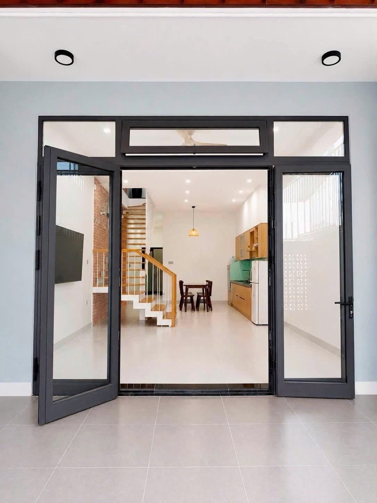 🏡 6,1x TỶ – NHÀ MỚI 2025, CÓ SÂN Ô TÔ – CẨM LỆ