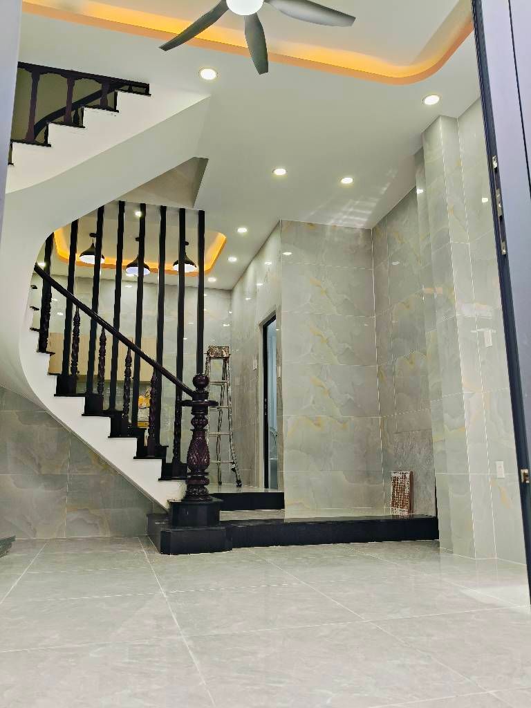 Nhà riêng 4 tầng Phạm Thế Hiển Quận 8, 43m2, 5 phòng ngủ, giá 6.9 tỷ