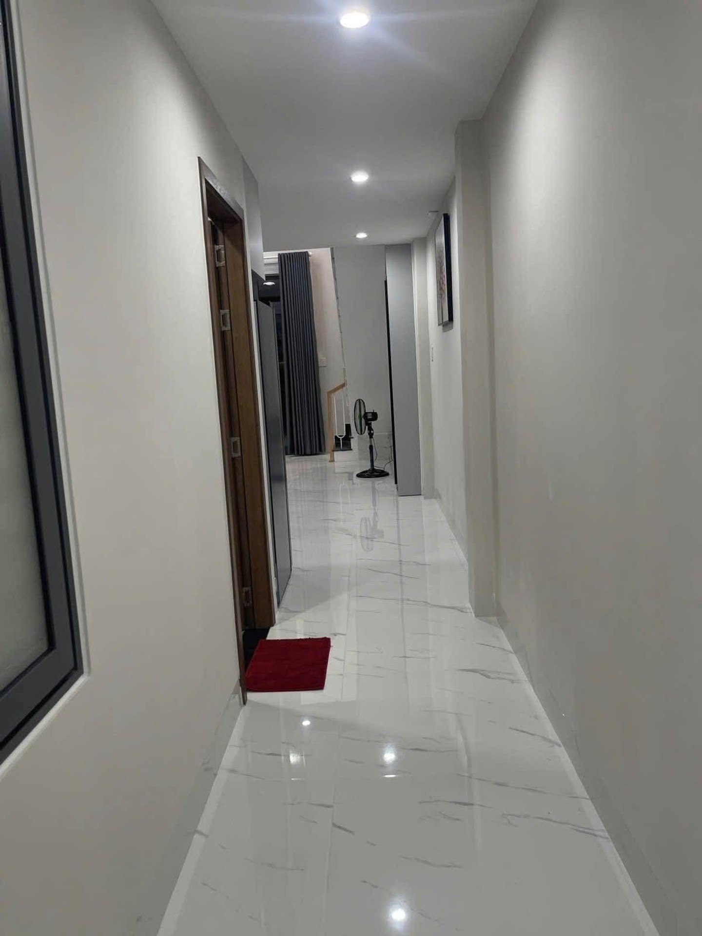 Nhà 4 tầng cho thuê sát biển Mỹ Khê, thu nhập ổn định