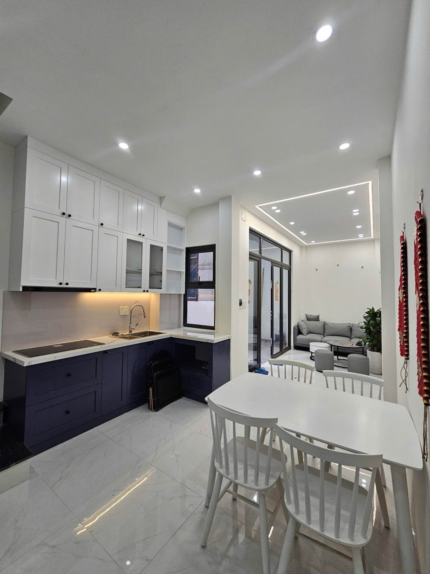 Cơ hội hiếm có sở hữu nhà thang máy 5 tầng mới, vị trí đắc địa Giáp Nhị