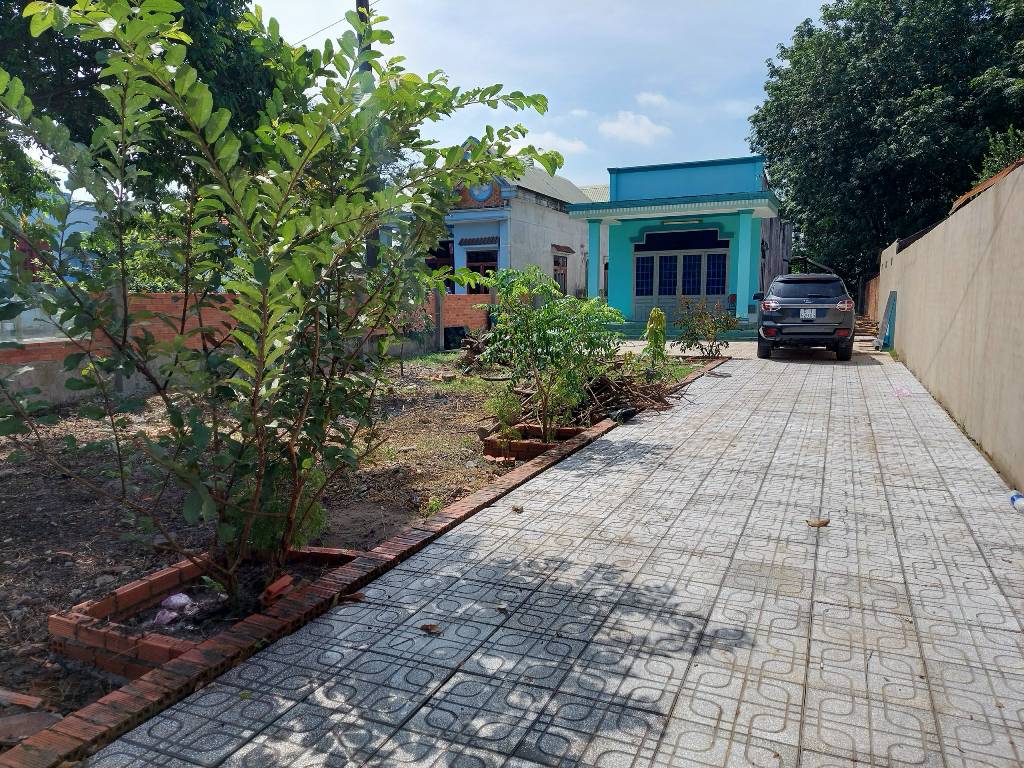 Bán nhà mặt phố xã Hòa Phú, Củ Chi, diện tích 712.6 m2, mặt tiền 11 m- Giá 7 tỷ 900