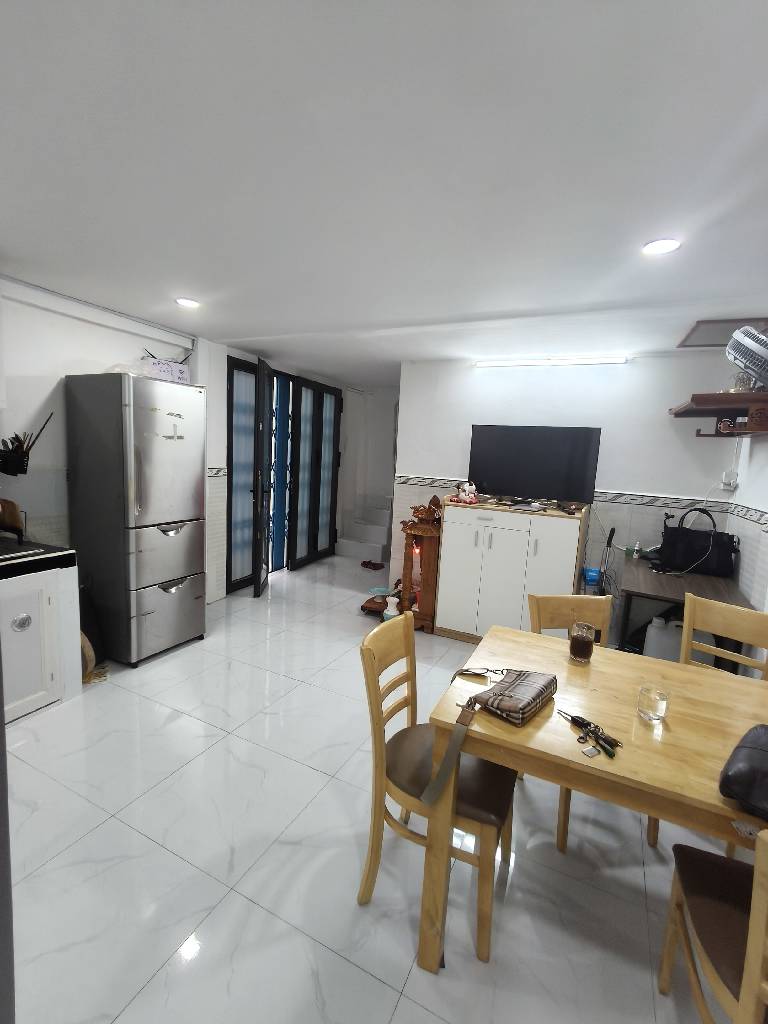 Nhà lô góc 3 tầng tại Quận Phú Nhuận, diện tích 46.1m2 với 5 phòng ngủ