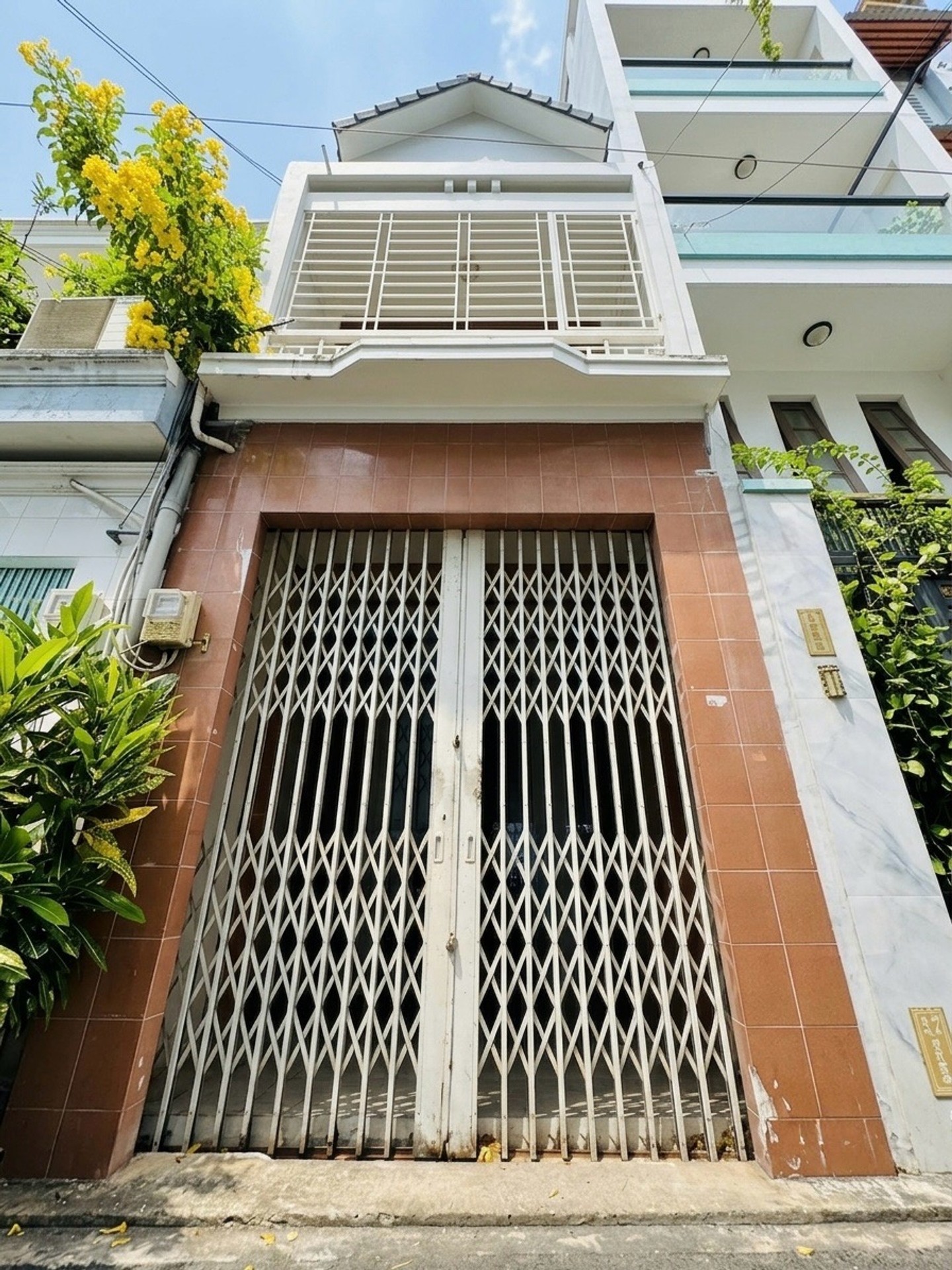 Nhà 2 tầng, 2PN, hẻm xe hơi quận Phú Nhuận, giá 6 tỷ