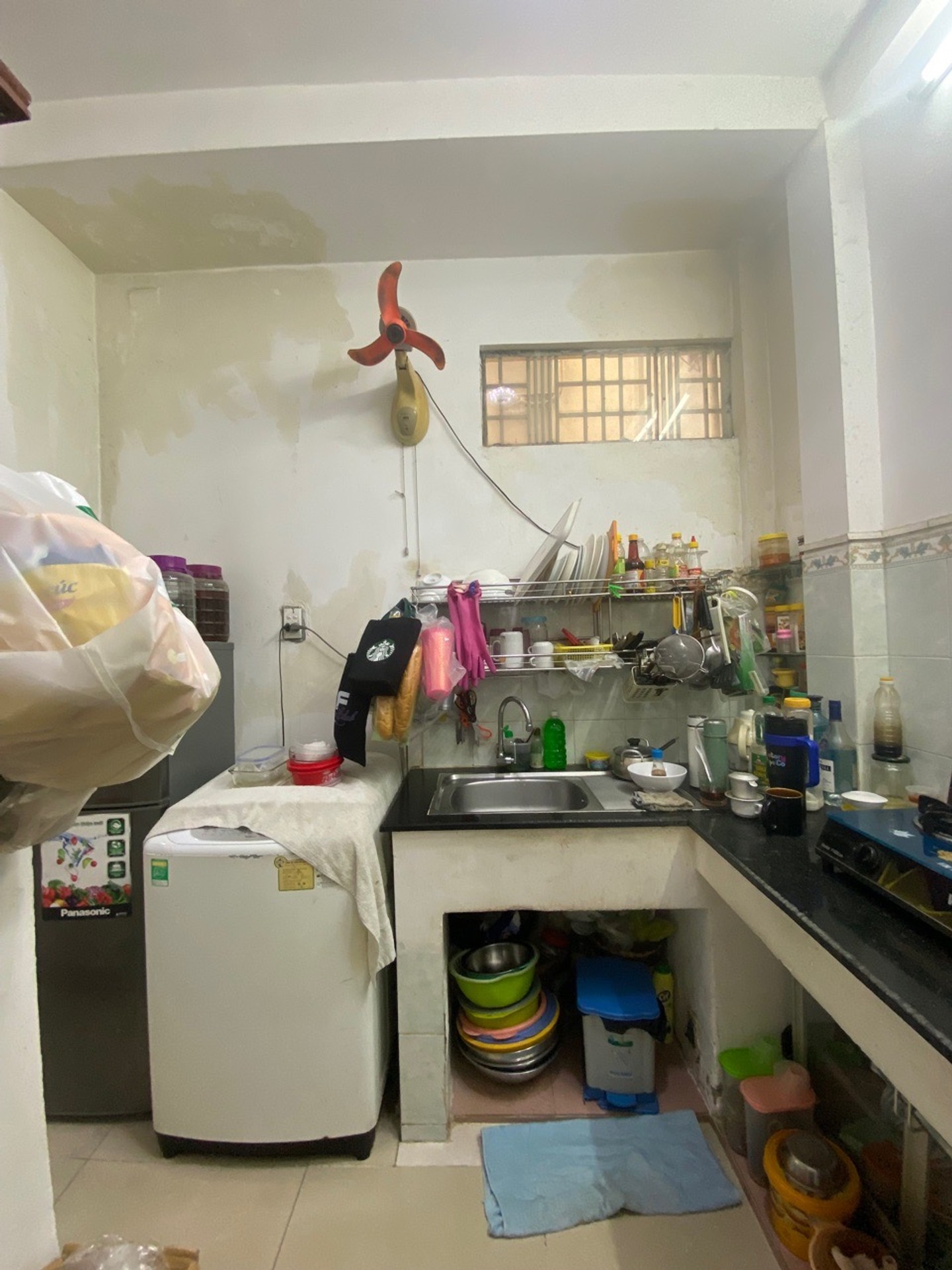 Nhà 2 Tầng Ngay Nguyễn Thượng Hiền, Tiện ích Đầy Đủ, Giá Tốt