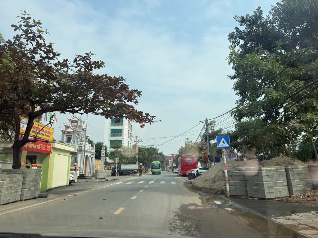 Chính chủ gửi bán lô đất 116.3m2 tại thôn Mai Châu - Đại Mạch - ngõ thông ô tô tránh - sẵn dãy trọ