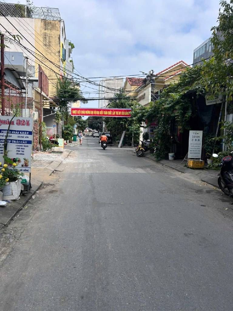 Cơ hội vàng sở hữu nhà mặt tiền sầm uất gần Biển Mỹ Khê