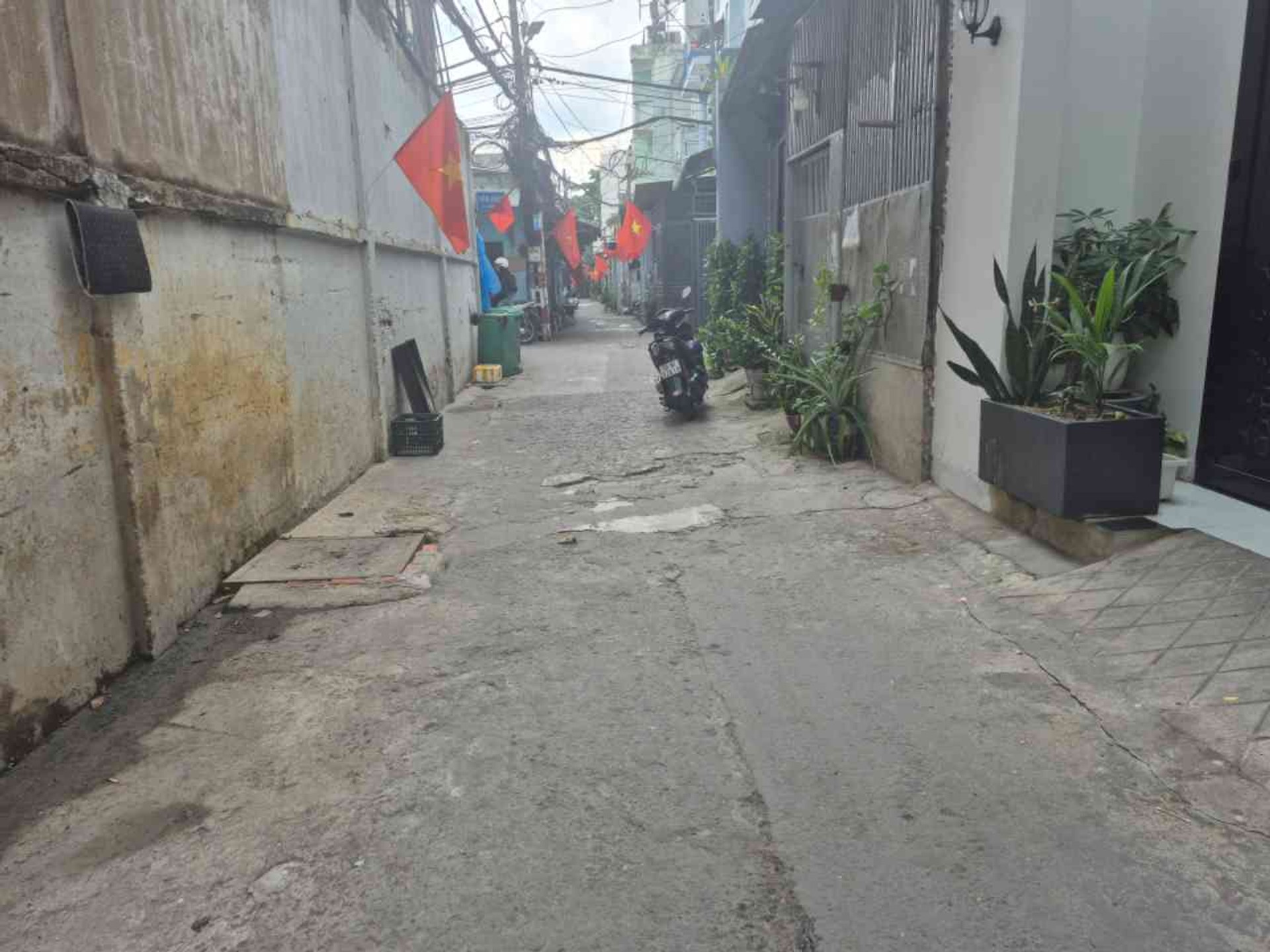 Bán nhà hẻm ô tô Trường Chinh, P, Tây Thạnh, 61m2, 2 Tầng. Giá 7 Tỷ