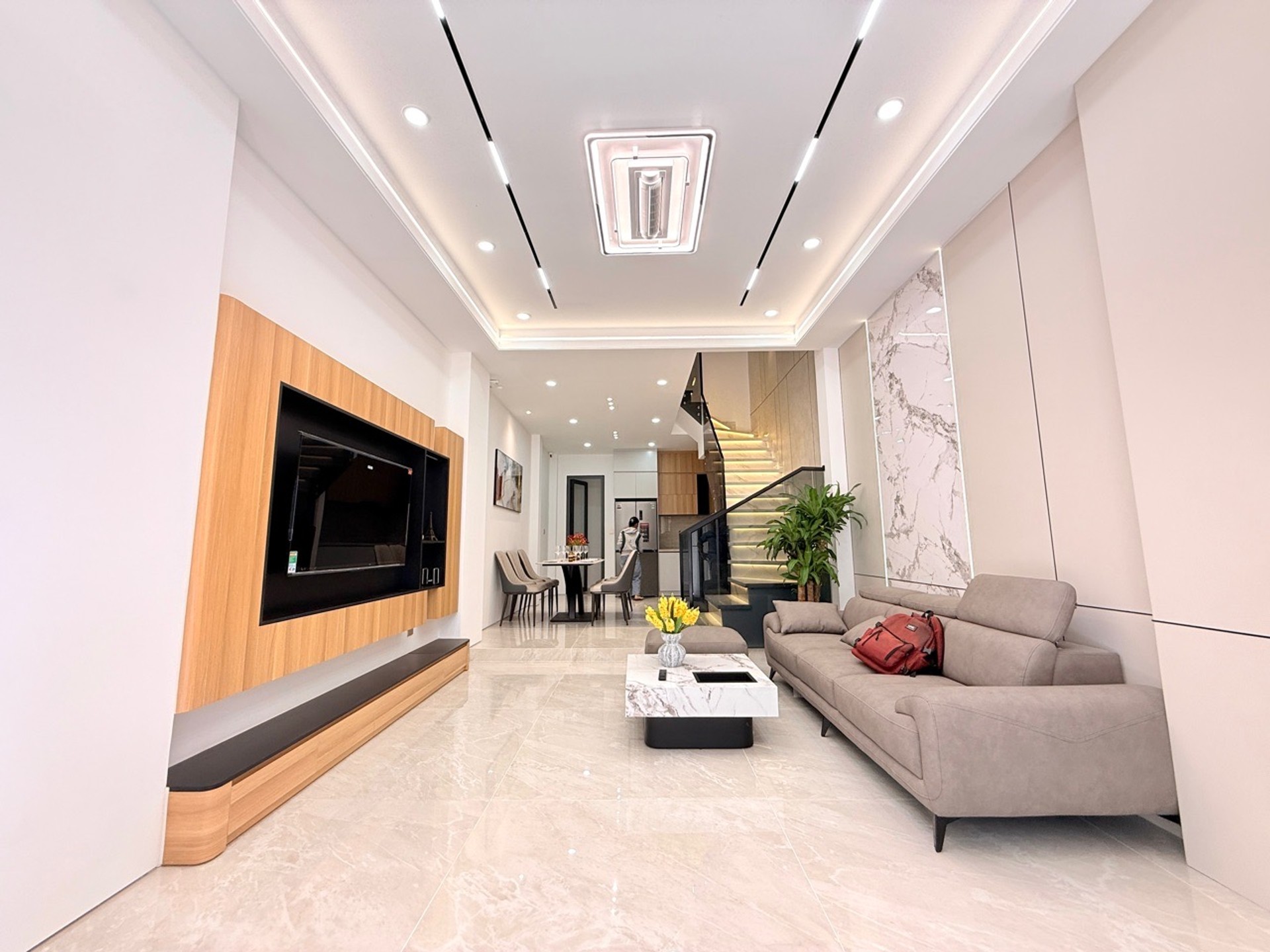 Nhà đẹp full nội thất, ô tô ra vào dễ dàng tại Lê Đức Thọ, Chỉ 7.99T