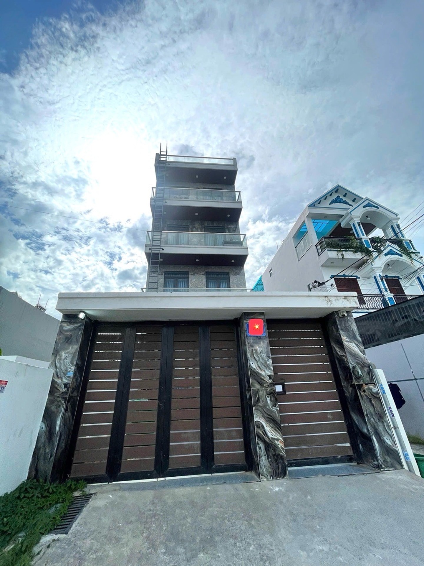 CHDV MẶT TIỀN THẠNH LỘC 15 - VIEW KÊNH - 13,5 tỷ -Domg tiền 45 tr/th