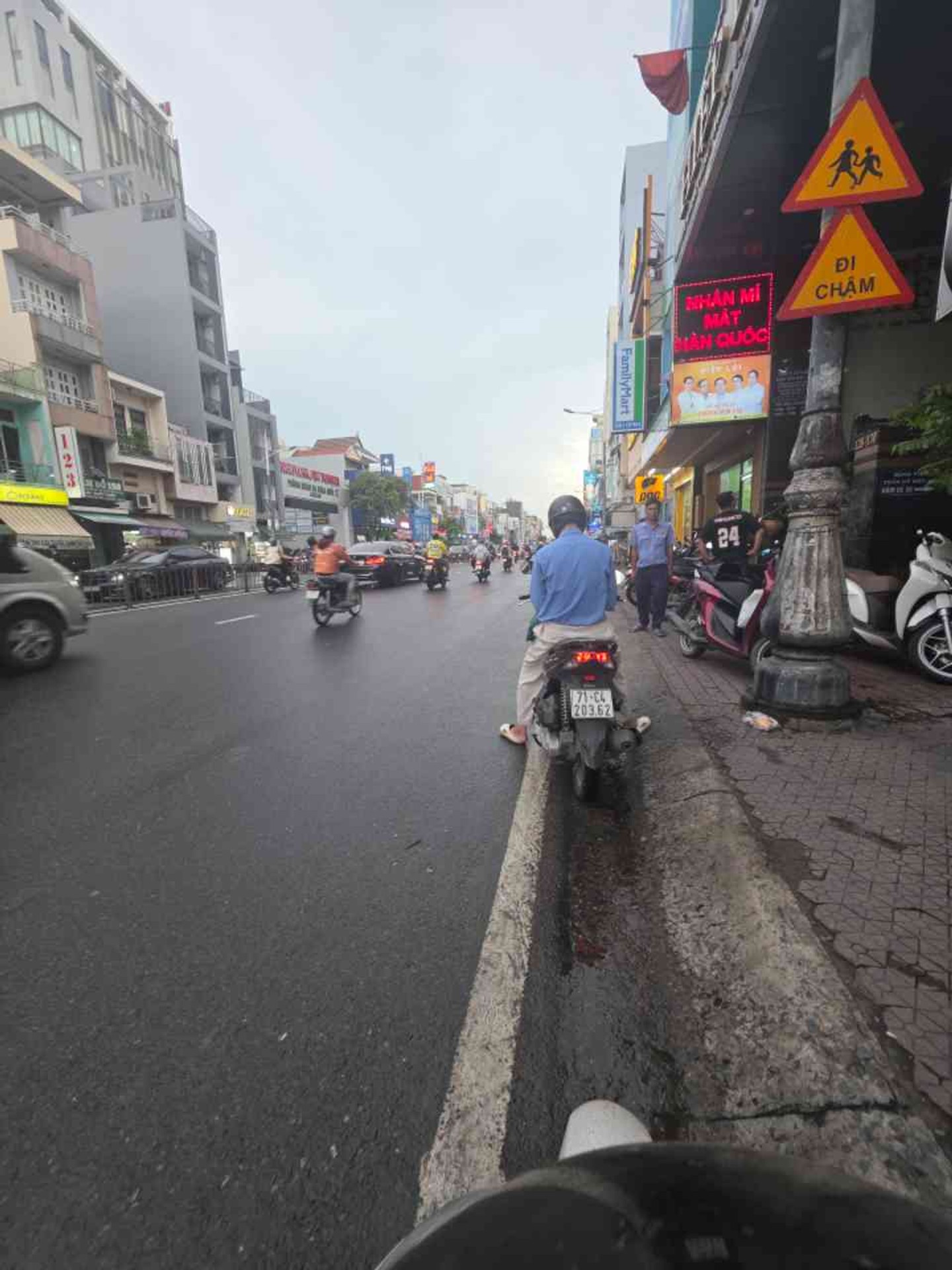 Bán toà nhà CHDV 7 tầng, Thang máy, mặt tiền, Dương Bá Trạc, quận 8 , 193m2, nhỉnh 90tỷ.