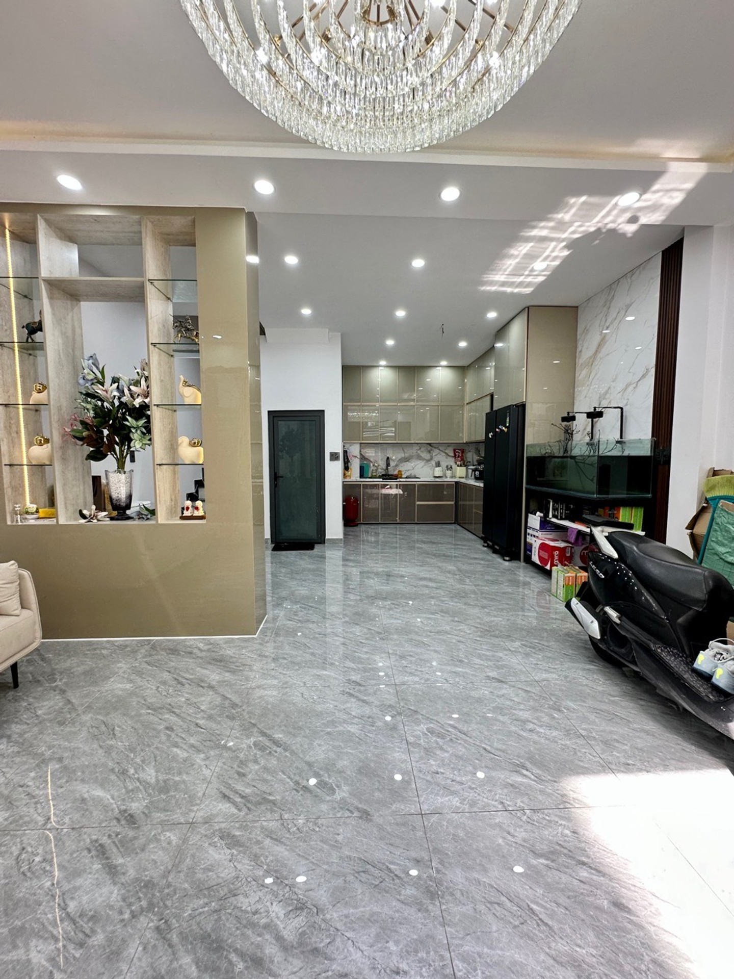 BIỆT THỰ MINI CẦN TÌM CHỦ MỚI - 5 TẦNG – 3PN – Q.11- HẺM XE HƠI 6M THÔNG – 11.2 TỎI (TL)